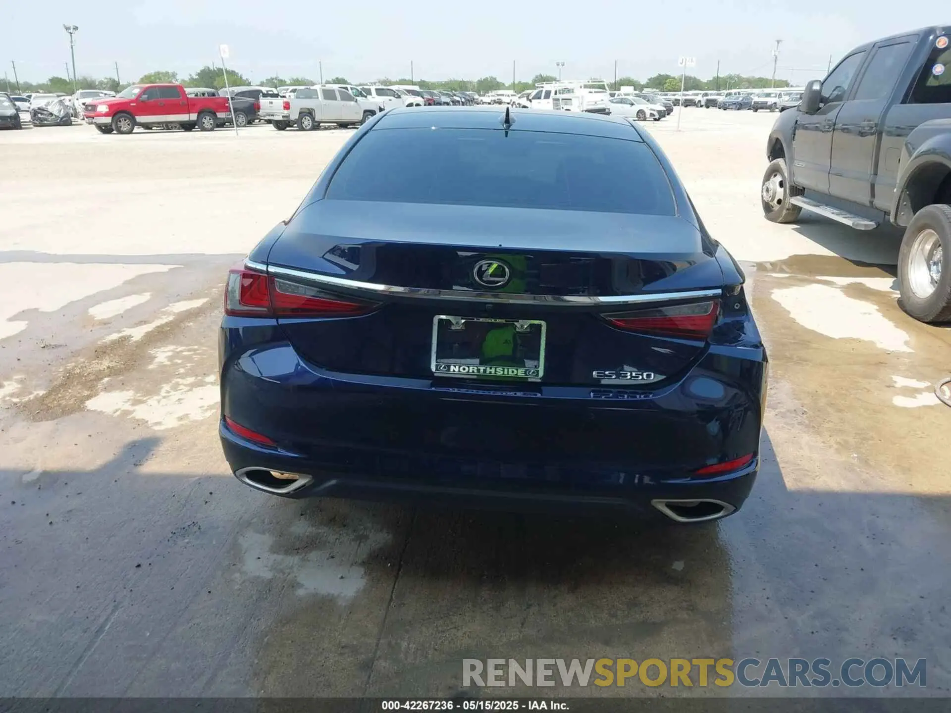 17 Photograph of a damaged car 58AFZ1B14MU101055 LEXUS ES 350 2021
