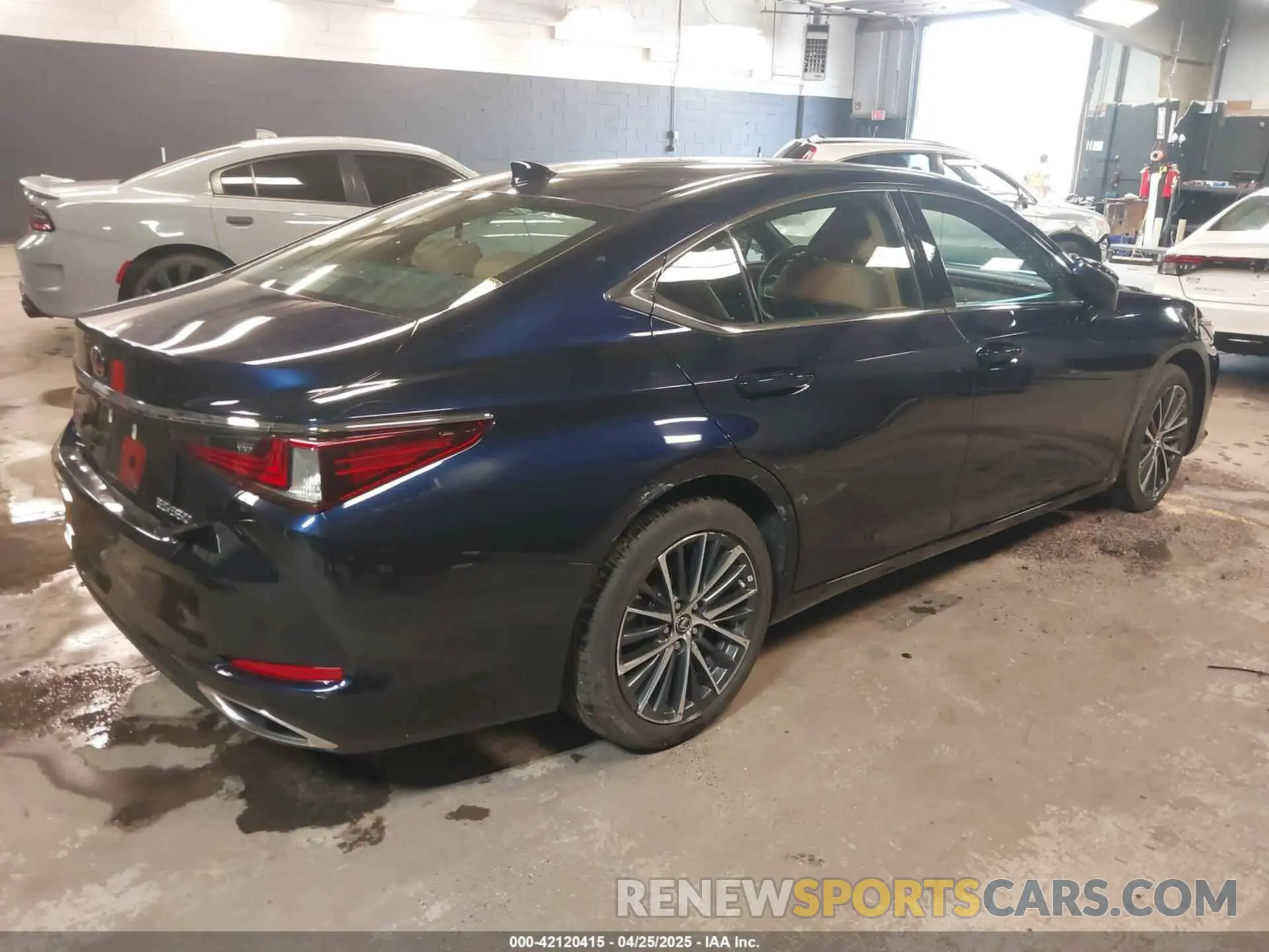 4 Photograph of a damaged car 58ADZ1B11NU133521 LEXUS ES 350 2022
