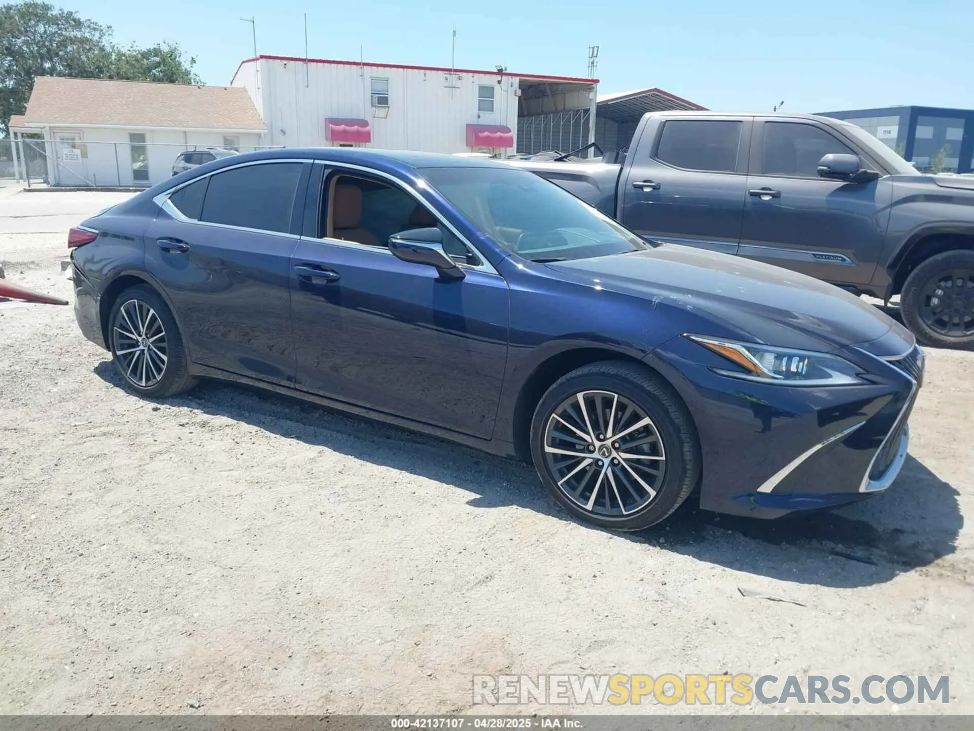 1 Фотография поврежденного автомобиля 58ADZ1B15NU121923 LEXUS ES 350 2022