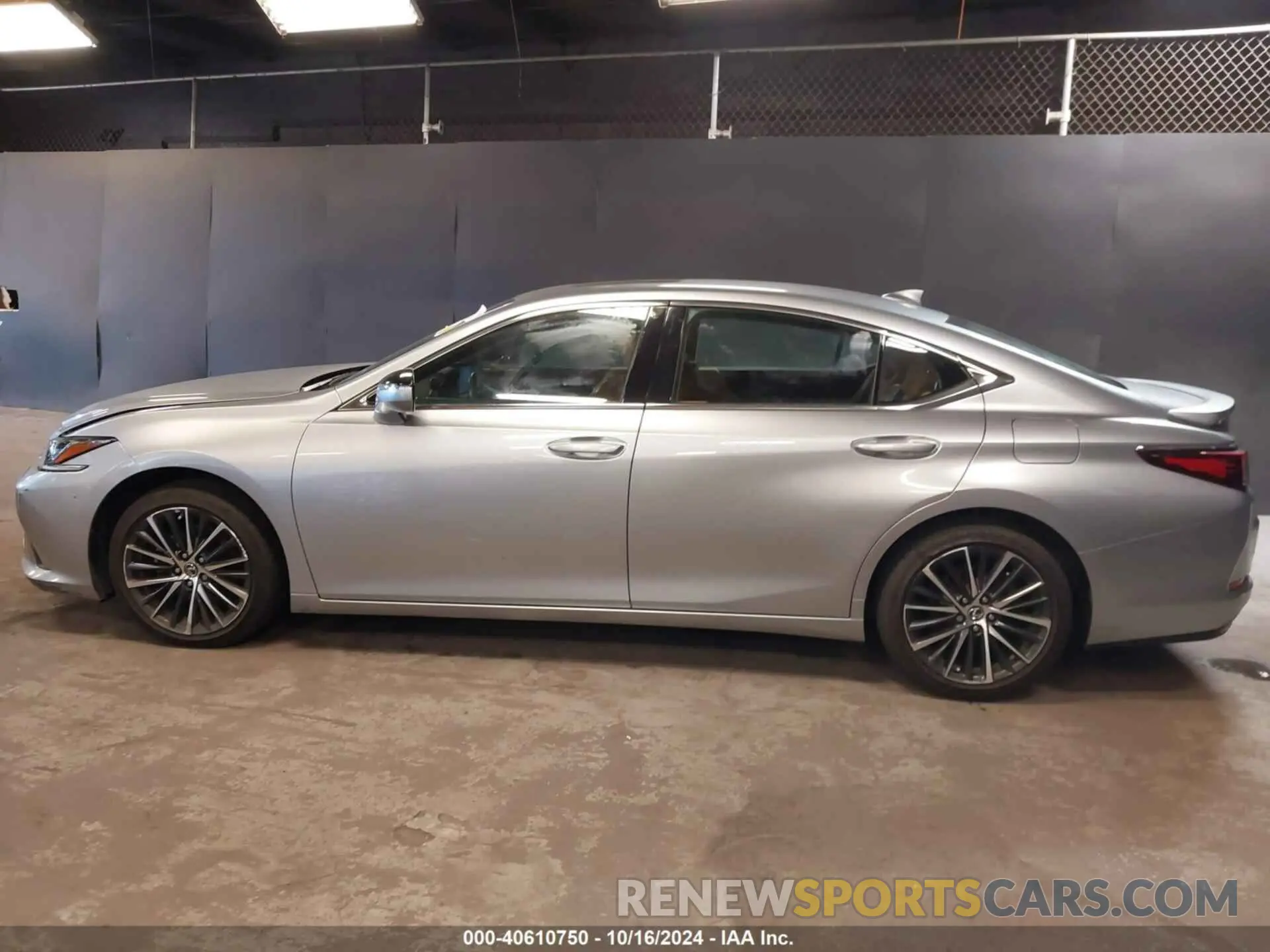 14 Photograph of a damaged car 58ADZ1B18NU120099 LEXUS ES 350 2022