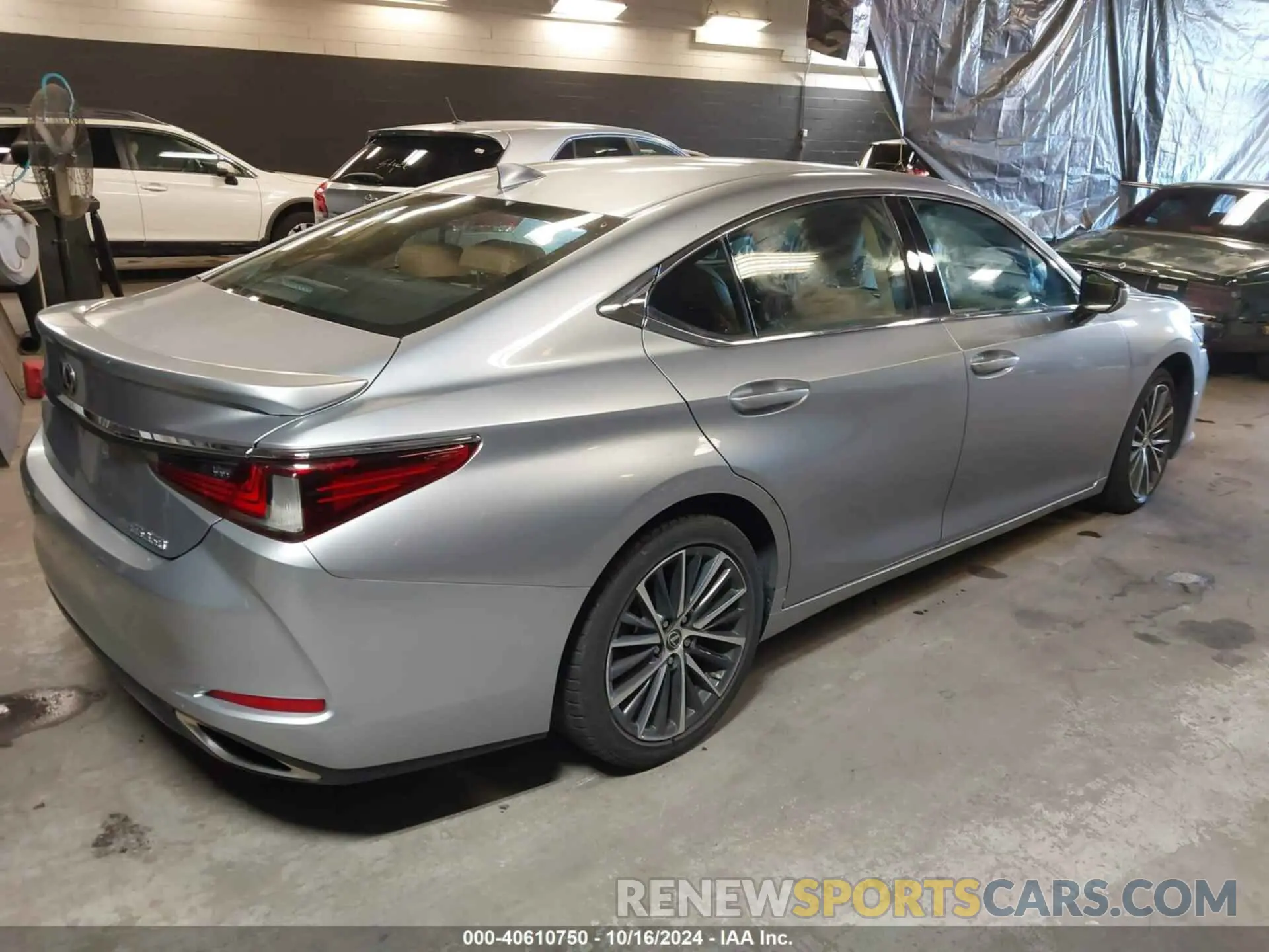 4 Photograph of a damaged car 58ADZ1B18NU120099 LEXUS ES 350 2022