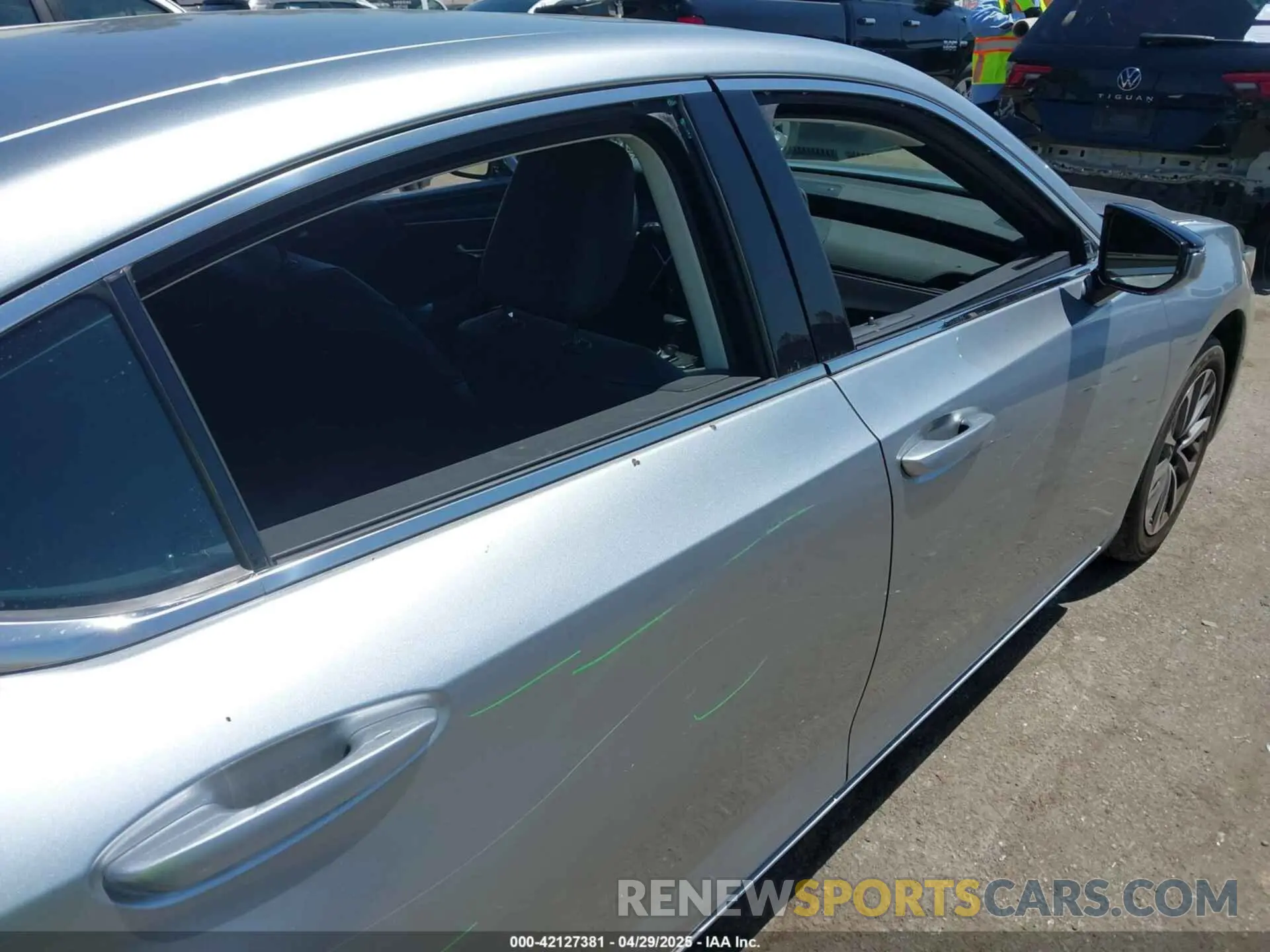 18 Photograph of a damaged car 58ACZ1B15PU145072 LEXUS ES 350 2023