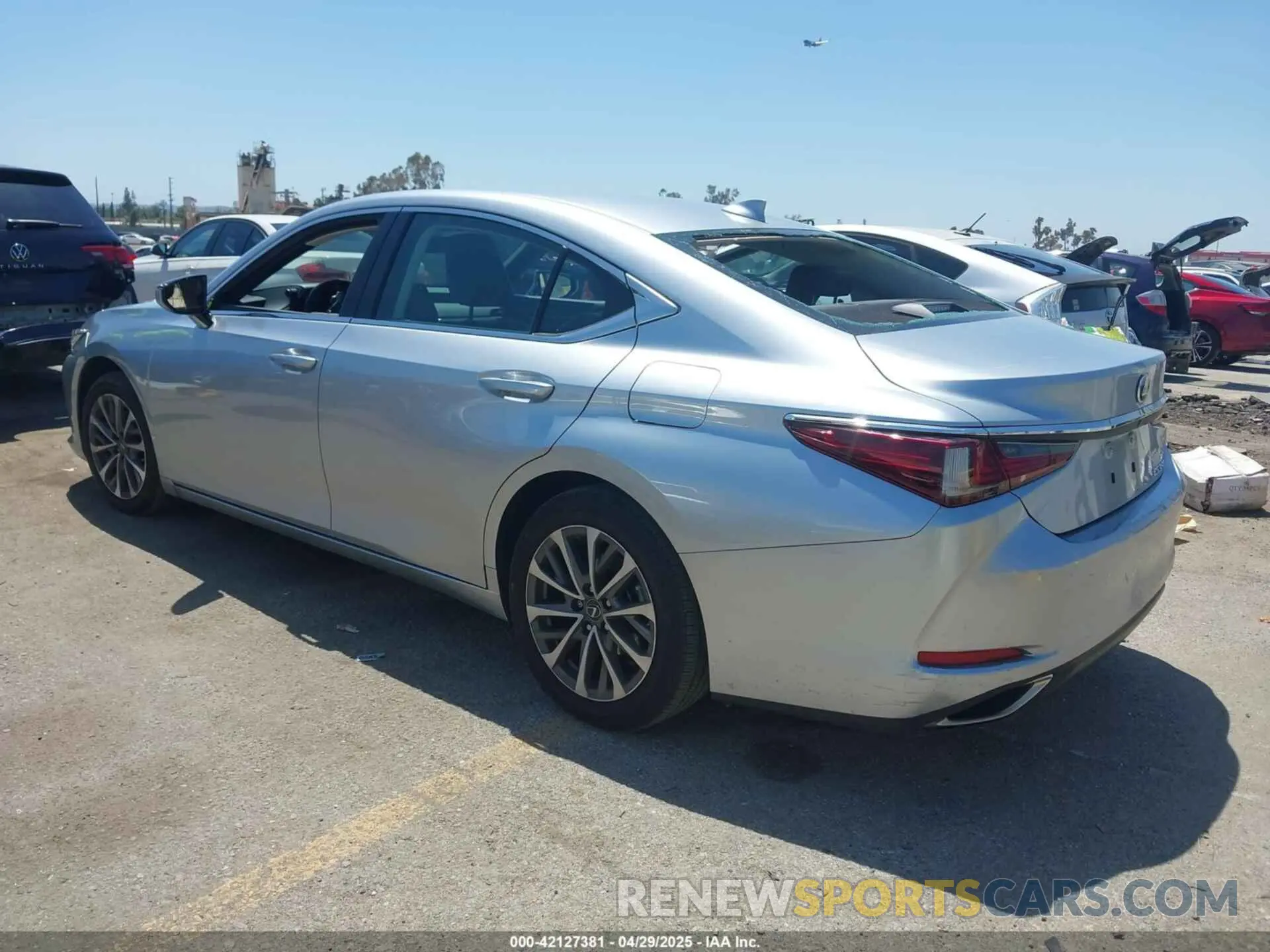 3 Photograph of a damaged car 58ACZ1B15PU145072 LEXUS ES 350 2023