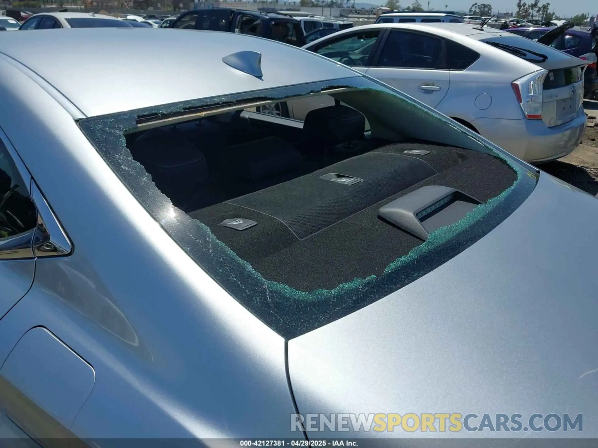 6 Photograph of a damaged car 58ACZ1B15PU145072 LEXUS ES 350 2023