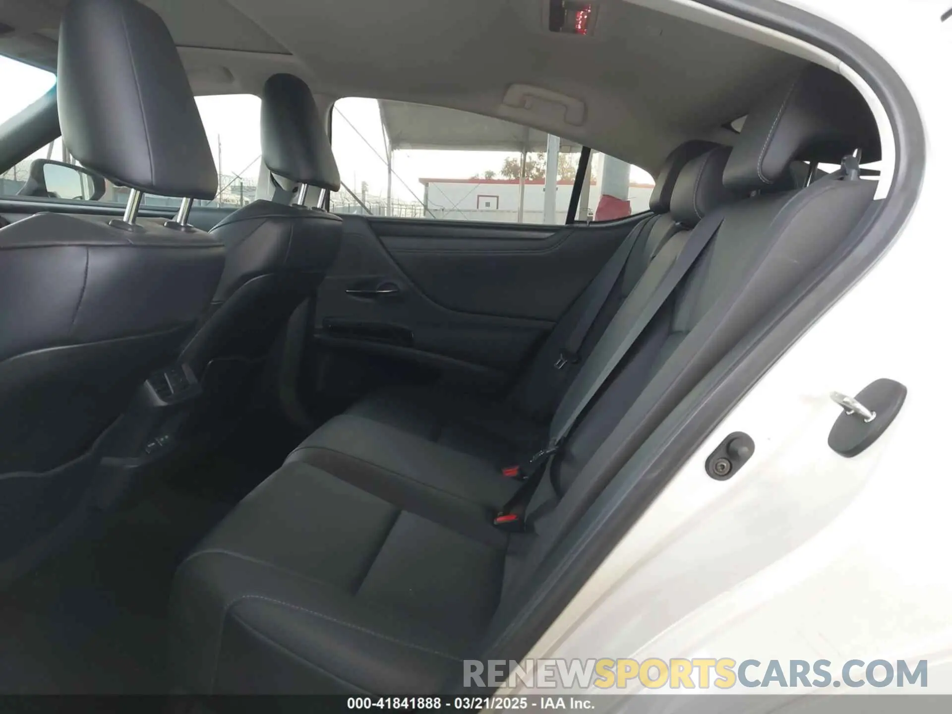 8 Фотография поврежденного автомобиля 58ADZ1B10PU142827 LEXUS ES 350 2023