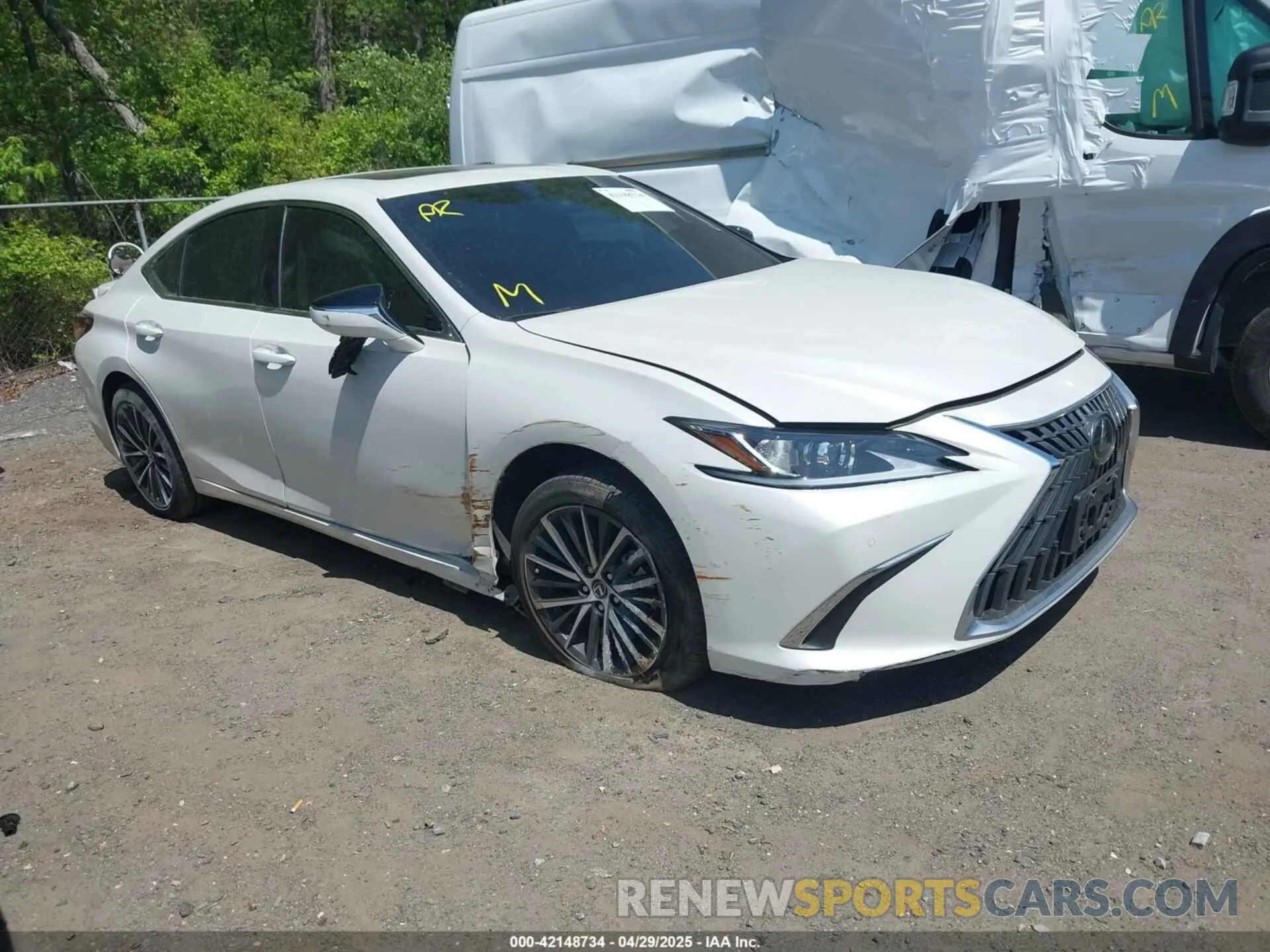 1 Photograph of a damaged car 58ADZ1B10PU146036 LEXUS ES 350 2023