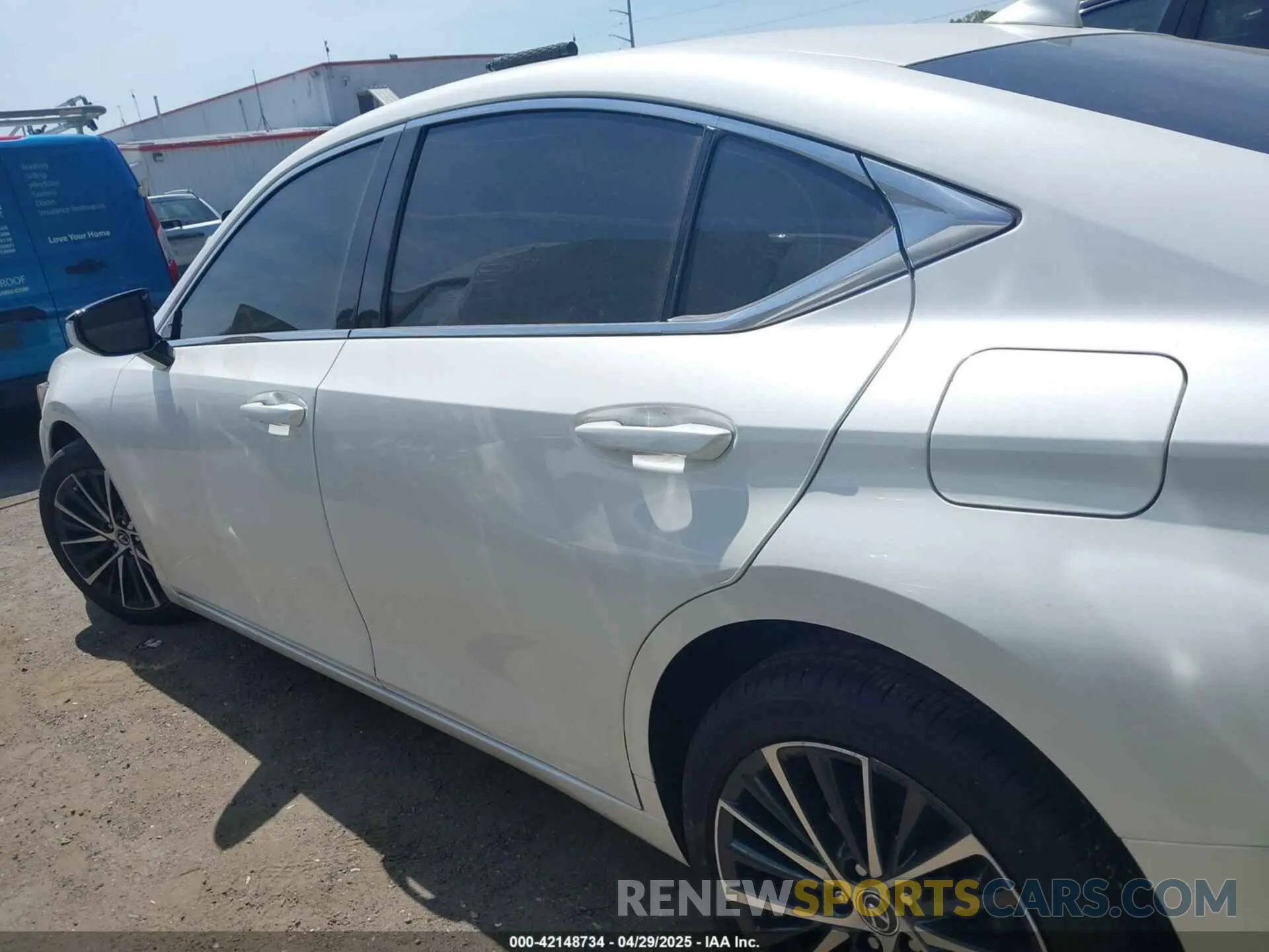 14 Photograph of a damaged car 58ADZ1B10PU146036 LEXUS ES 350 2023