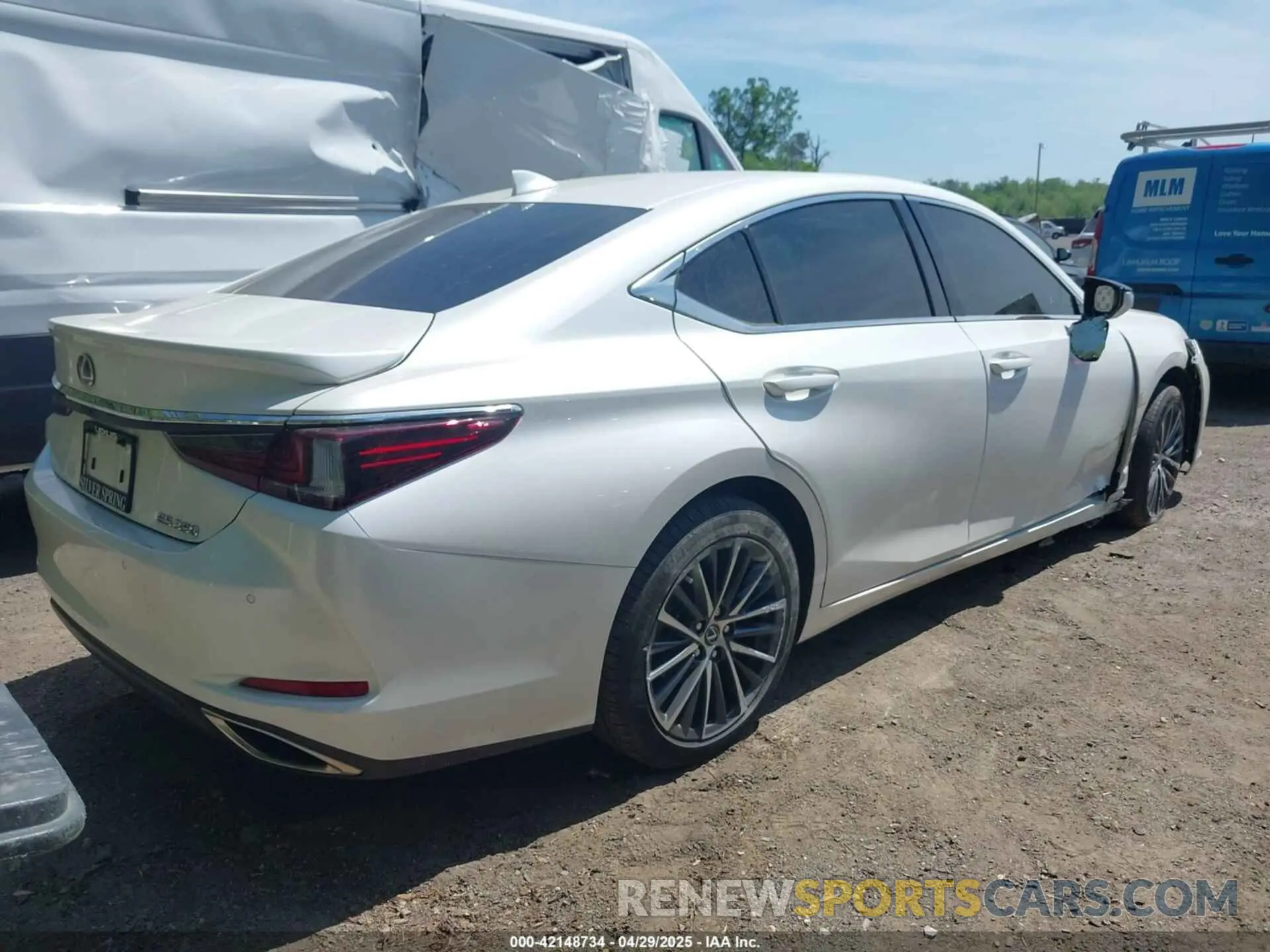 4 Photograph of a damaged car 58ADZ1B10PU146036 LEXUS ES 350 2023