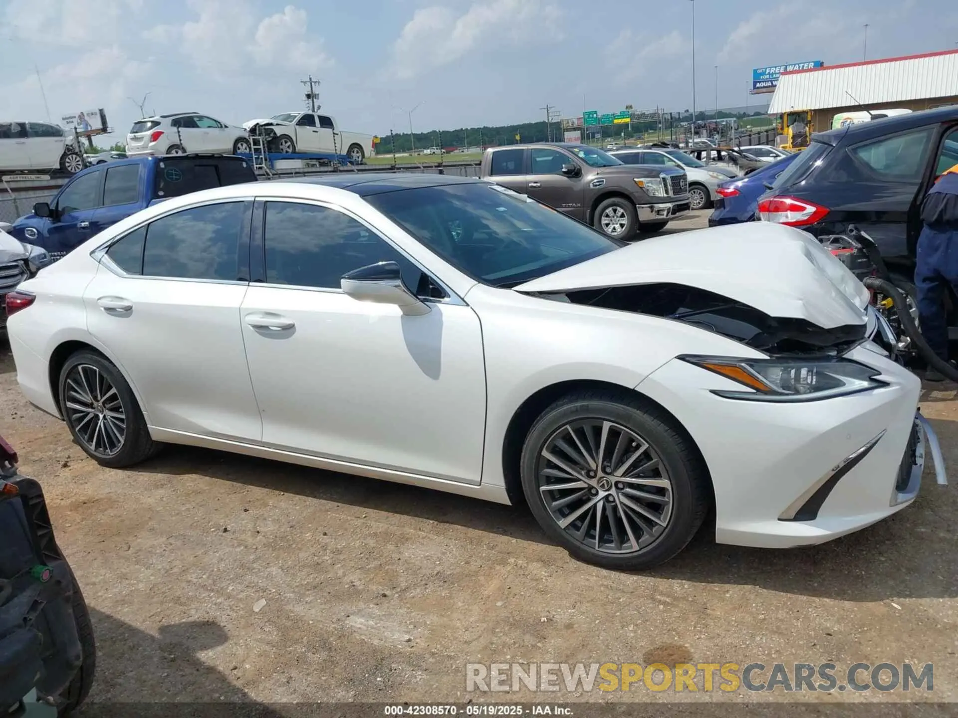 13 Photograph of a damaged car 58ADZ1B15PU151586 LEXUS ES 350 2023