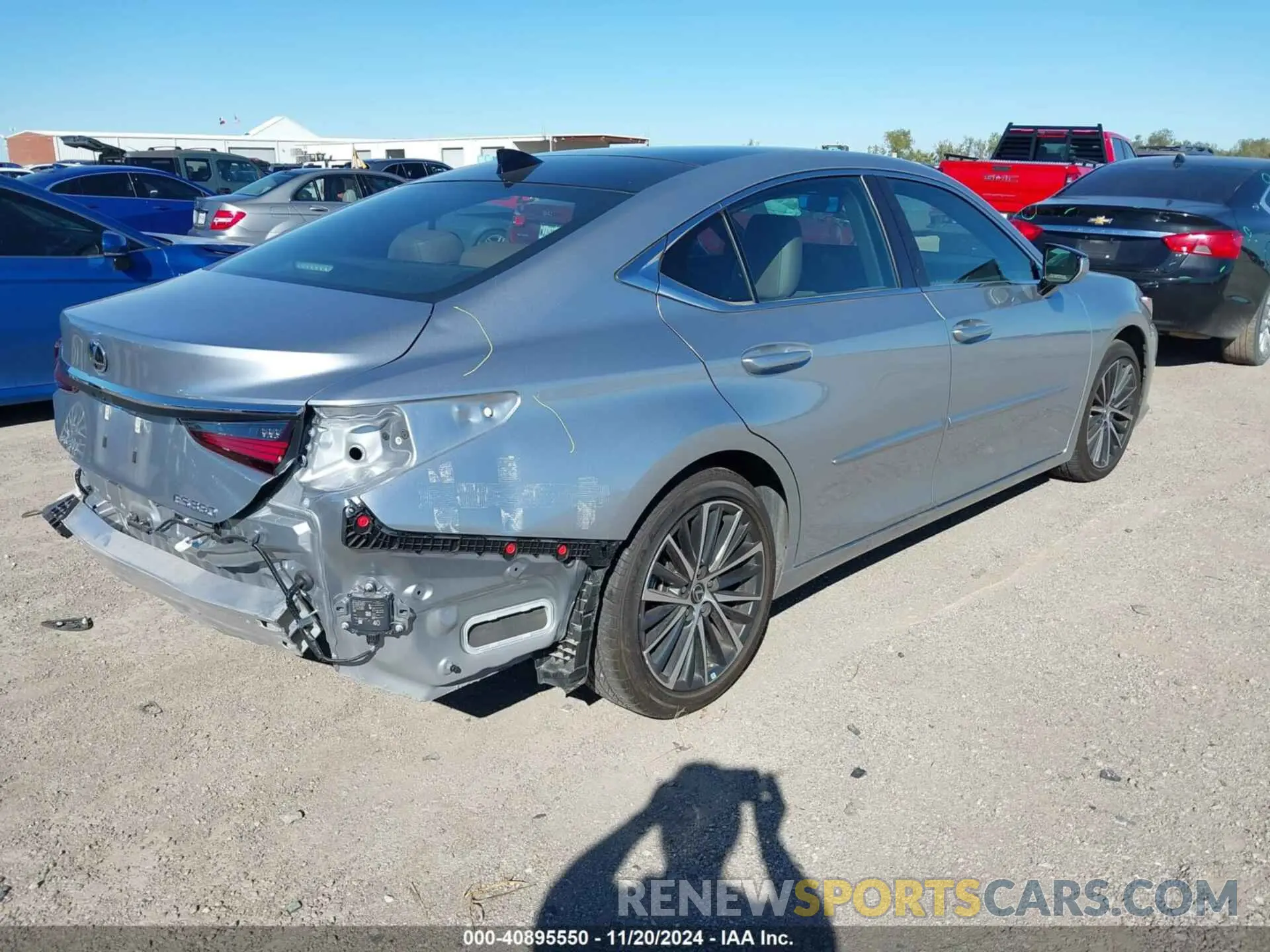 4 Photograph of a damaged car 58ADZ1B19PU155852 LEXUS ES 350 2023