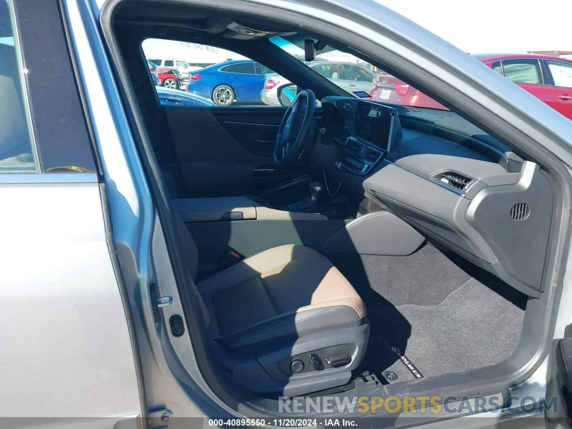 5 Photograph of a damaged car 58ADZ1B19PU155852 LEXUS ES 350 2023