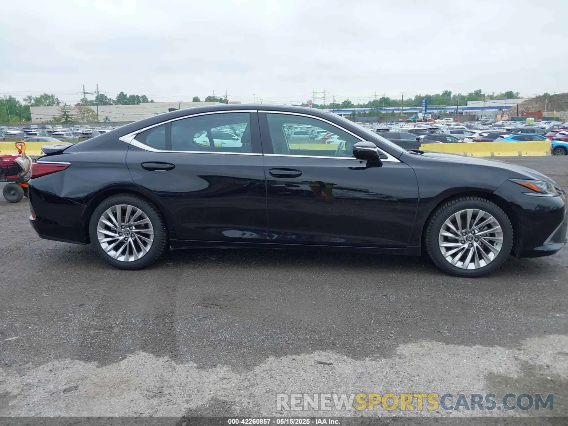 13 Photograph of a damaged car 58AFZ1B14PU159333 LEXUS ES 350 2023