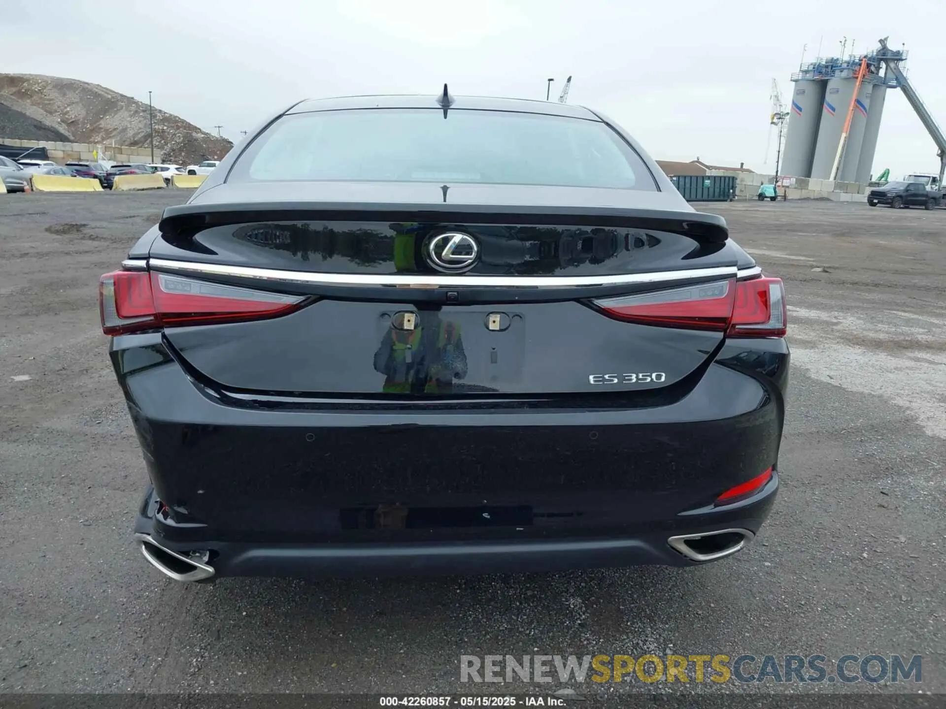 16 Photograph of a damaged car 58AFZ1B14PU159333 LEXUS ES 350 2023