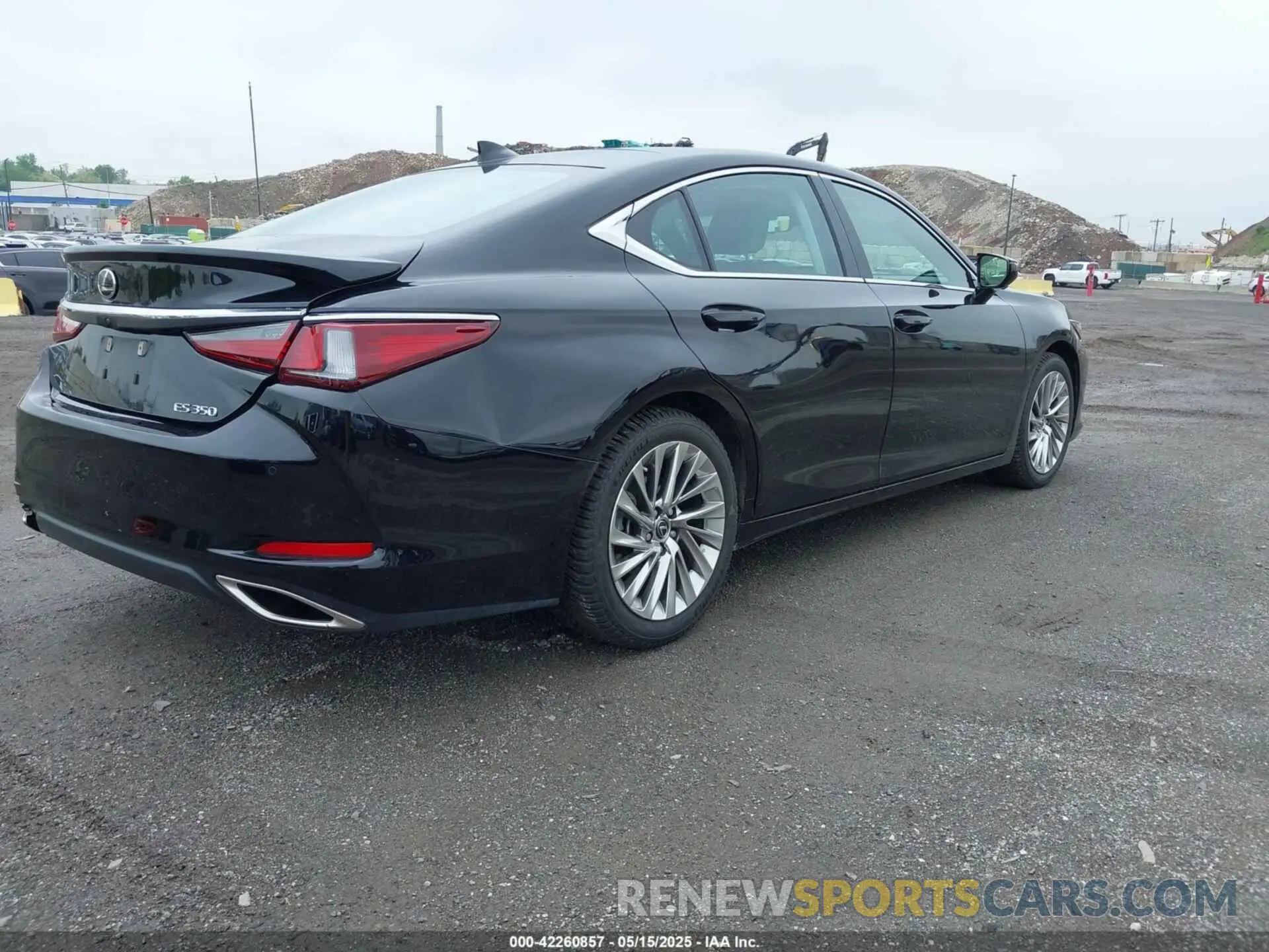 4 Photograph of a damaged car 58AFZ1B14PU159333 LEXUS ES 350 2023