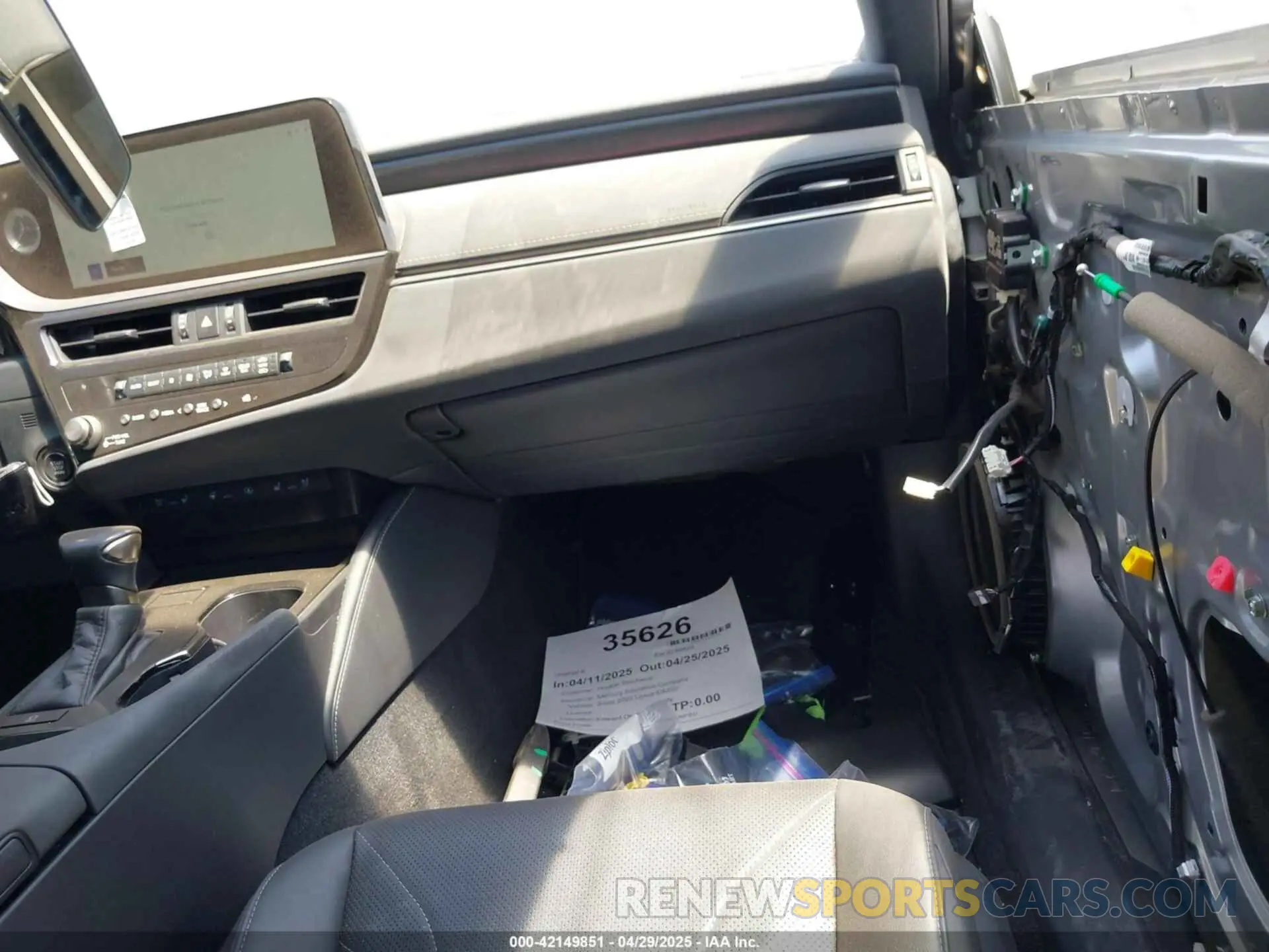 5 Photograph of a damaged car 58AFZ1B16PU148415 LEXUS ES 350 2023