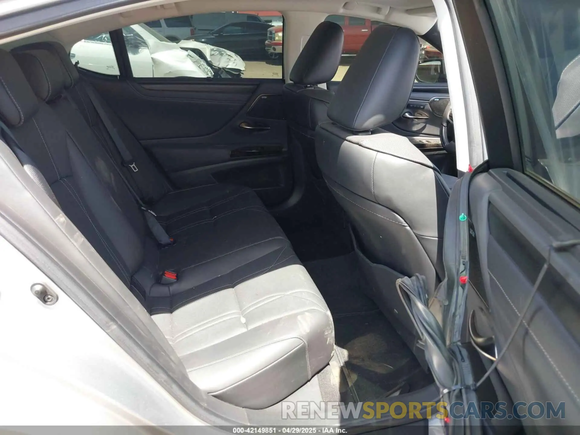 8 Photograph of a damaged car 58AFZ1B16PU148415 LEXUS ES 350 2023
