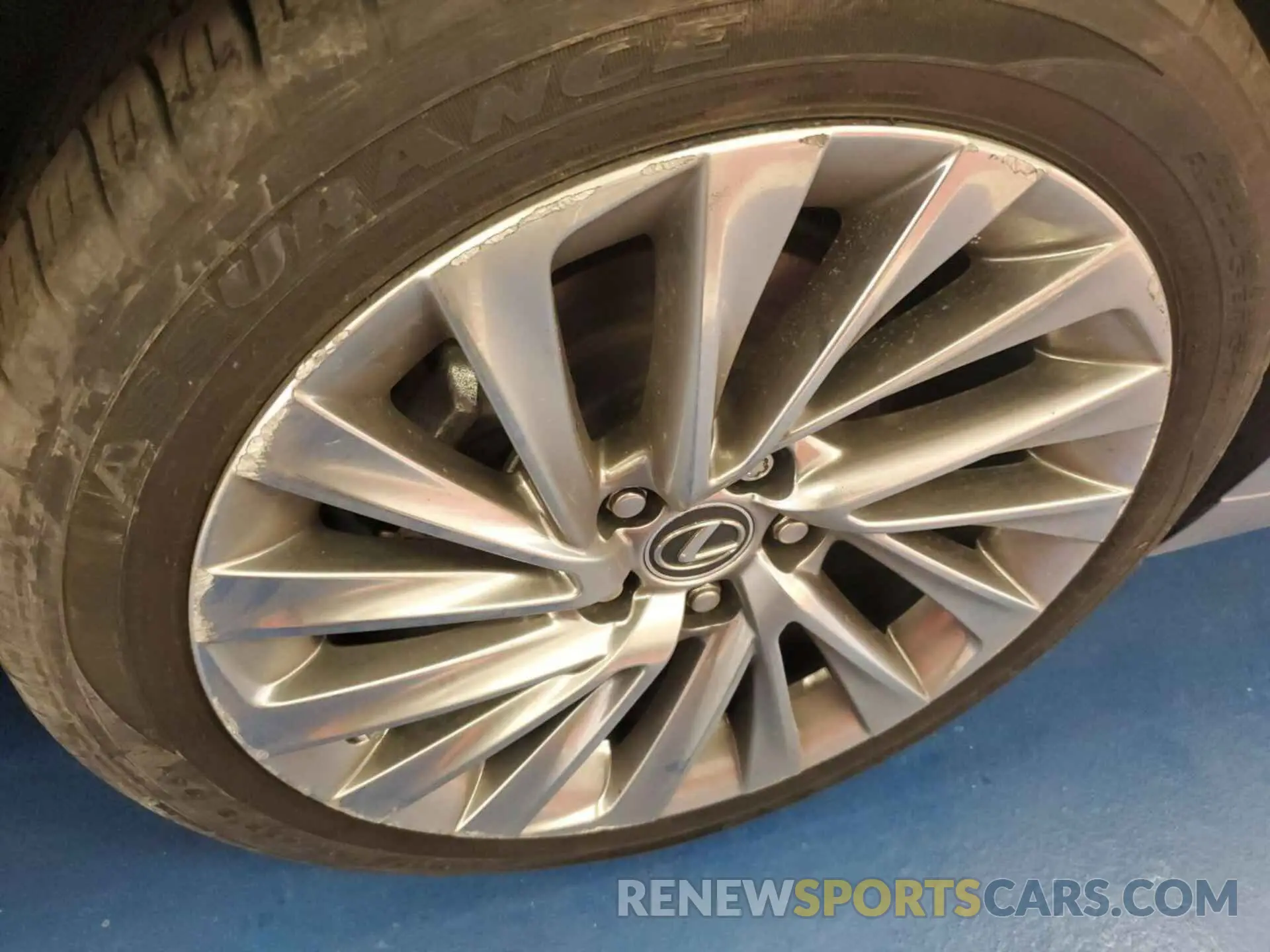 18 Photograph of a damaged car 58AFZ1B1XPU160227 LEXUS ES 350 2023