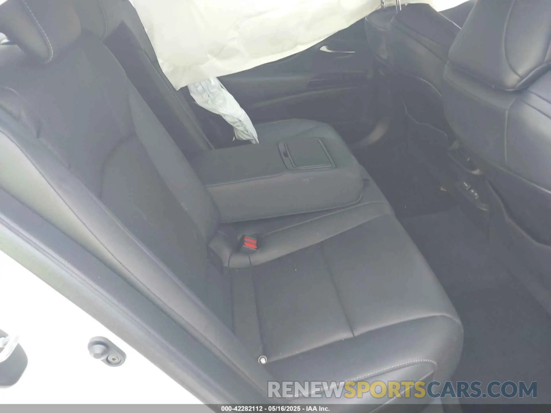 8 Photograph of a damaged car 58AJZ1B14PU145443 LEXUS ES 350 2023
