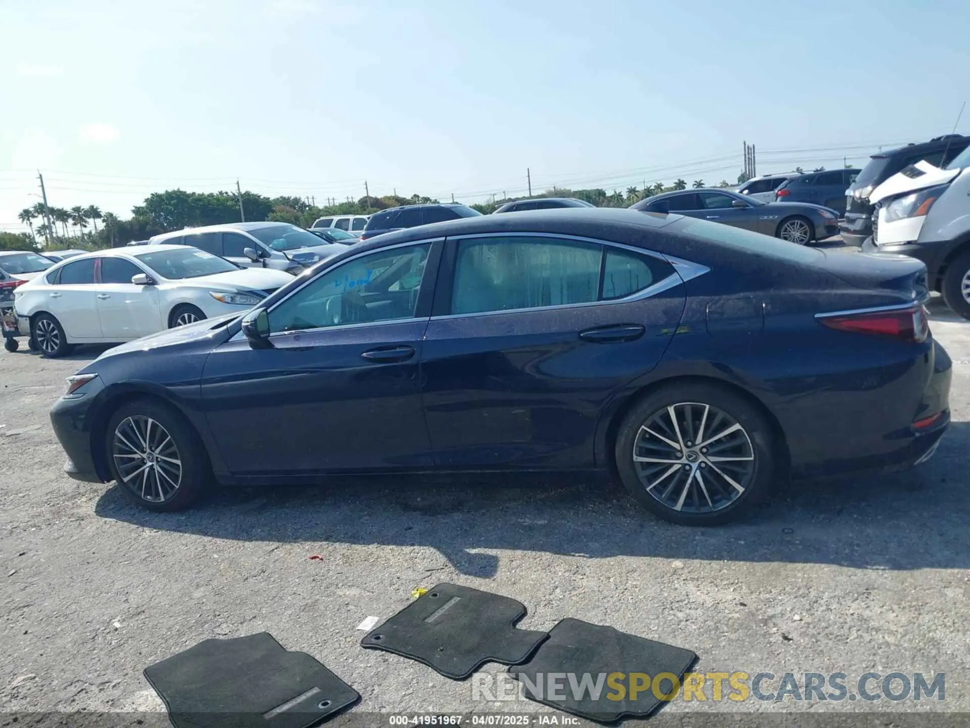14 Photograph of a damaged car 58ADZ1B10RU162823 LEXUS ES 350 2024