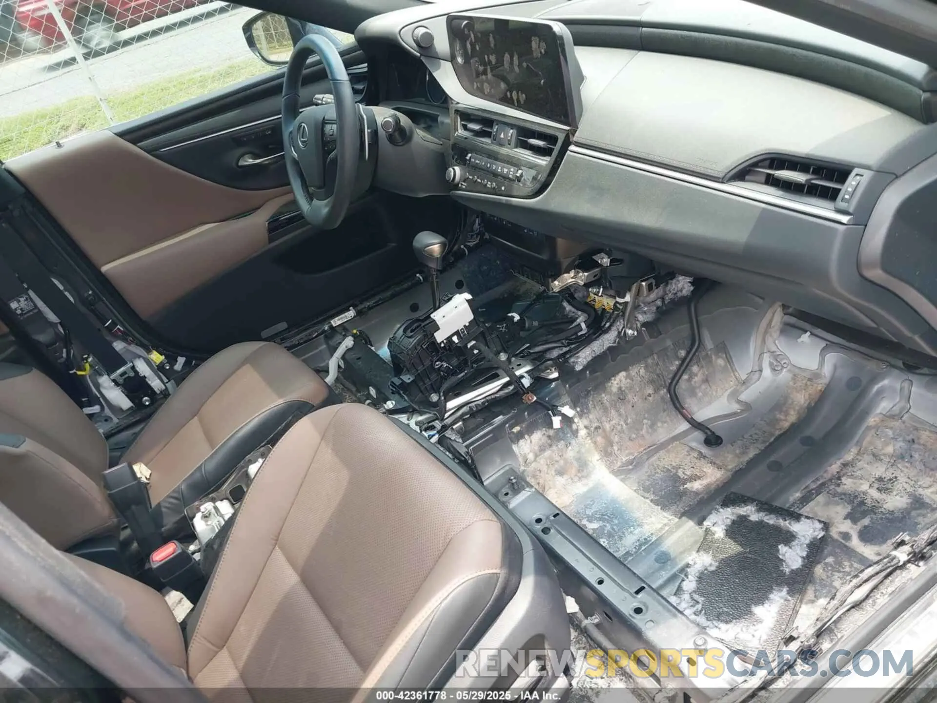 5 Photograph of a damaged car 58ADZ1B10RU183154 LEXUS ES 350 2024