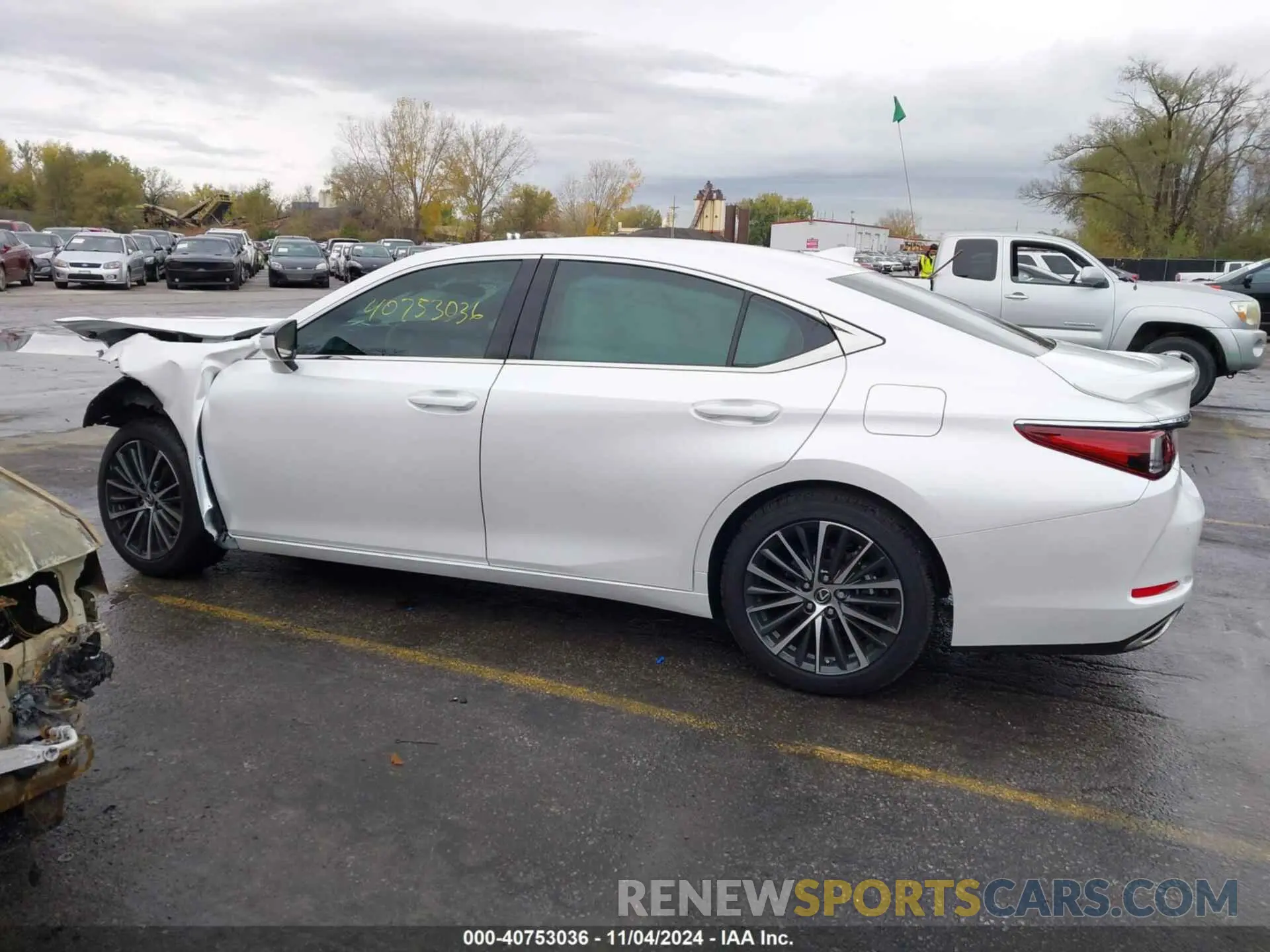 14 Photograph of a damaged car 58ADZ1B12RU177145 LEXUS ES 350 2024