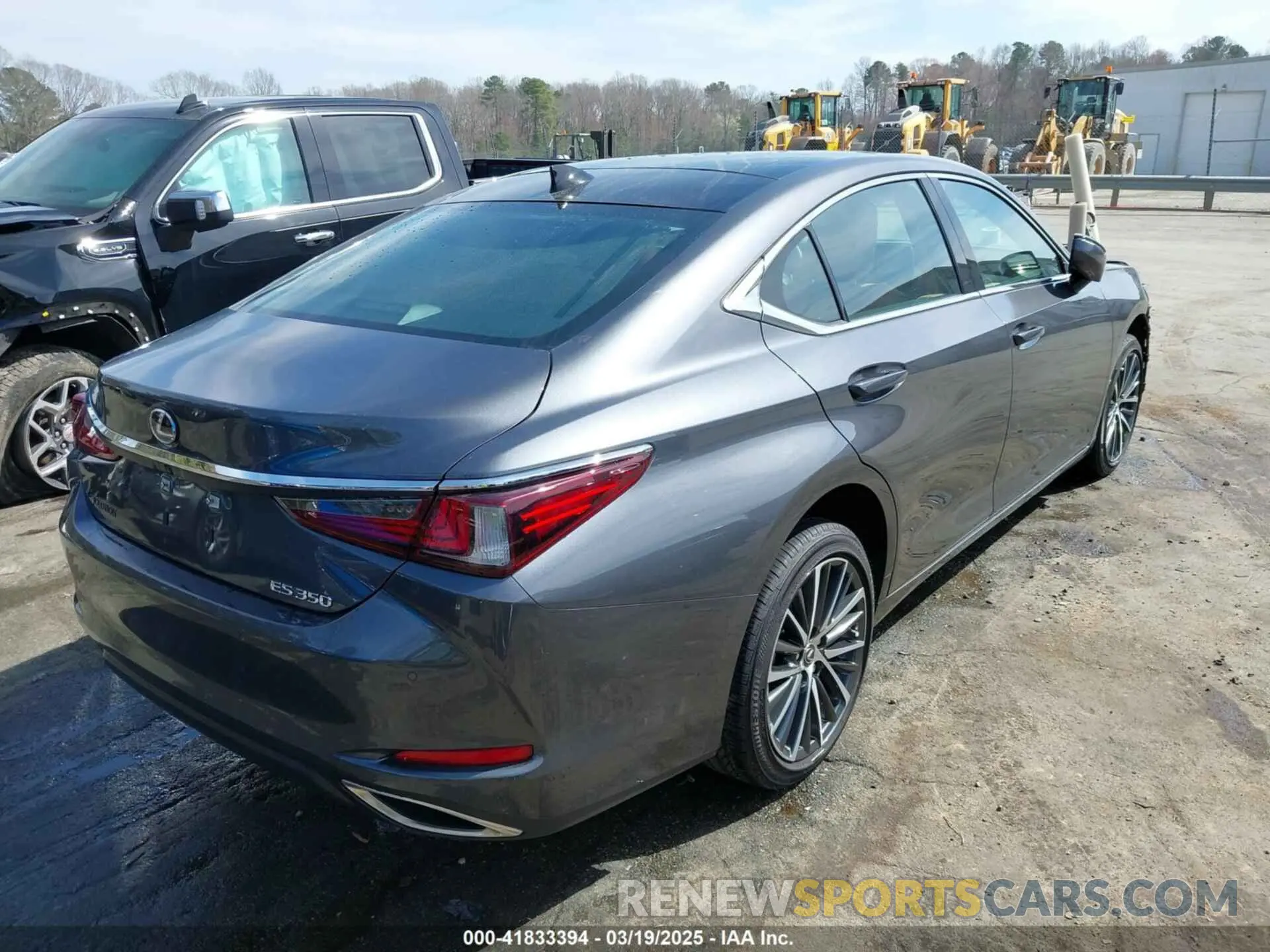 4 Фотография поврежденного автомобиля 58ADZ1B18RU181667 LEXUS ES 350 2024