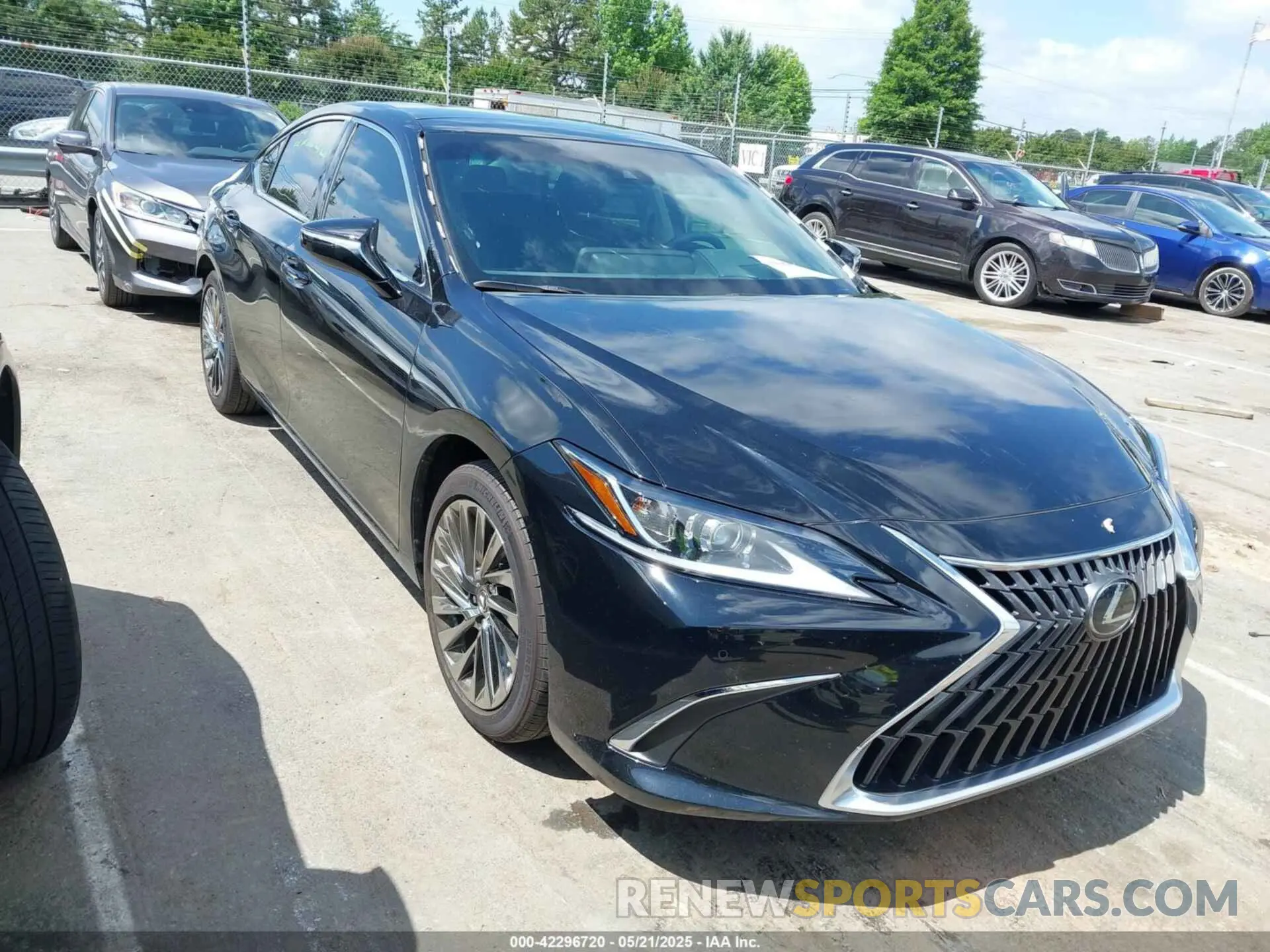 1 Photograph of a damaged car 58AEZ1B15RU180643 LEXUS ES 350 2024