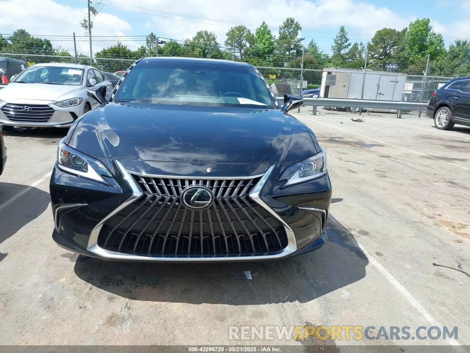 13 Photograph of a damaged car 58AEZ1B15RU180643 LEXUS ES 350 2024