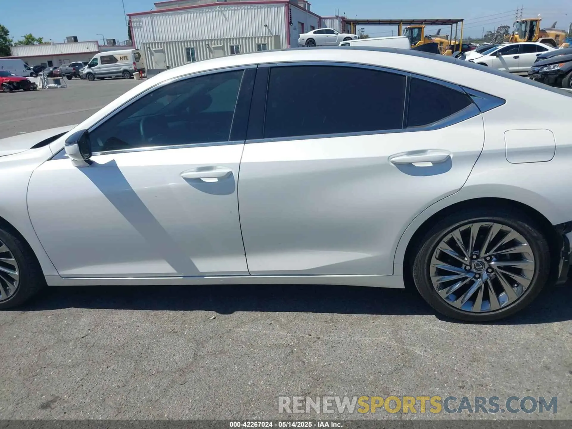 14 Фотография поврежденного автомобиля 58AEZ1B17RU162144 LEXUS ES 350 2024