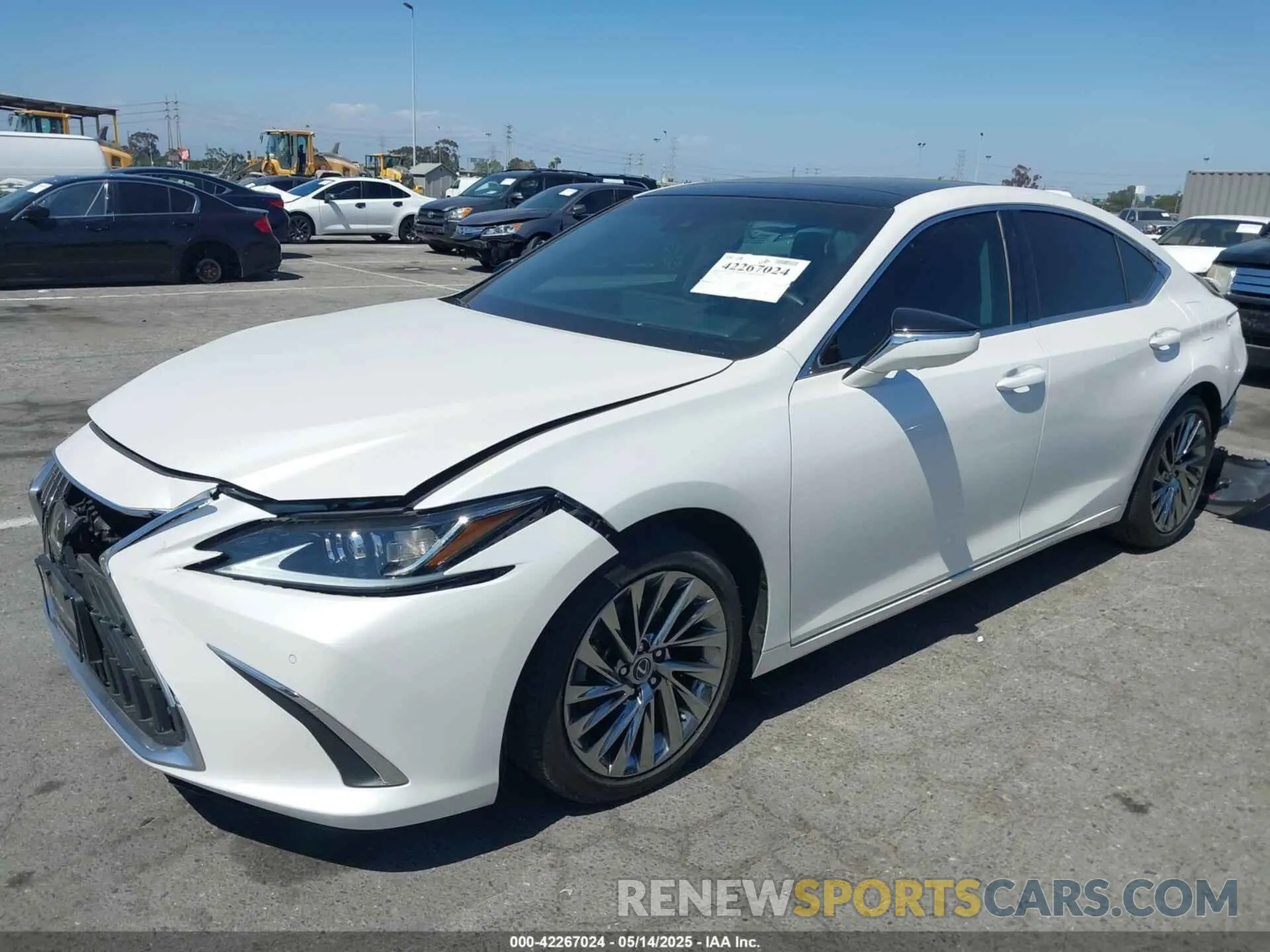 2 Фотография поврежденного автомобиля 58AEZ1B17RU162144 LEXUS ES 350 2024