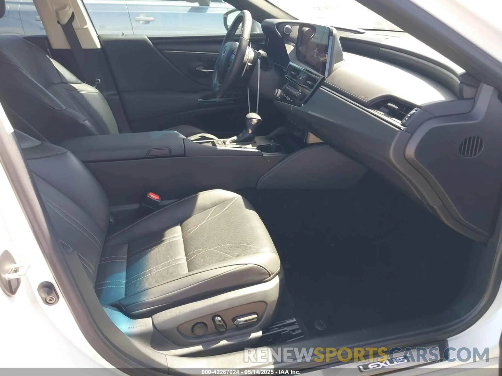 5 Фотография поврежденного автомобиля 58AEZ1B17RU162144 LEXUS ES 350 2024