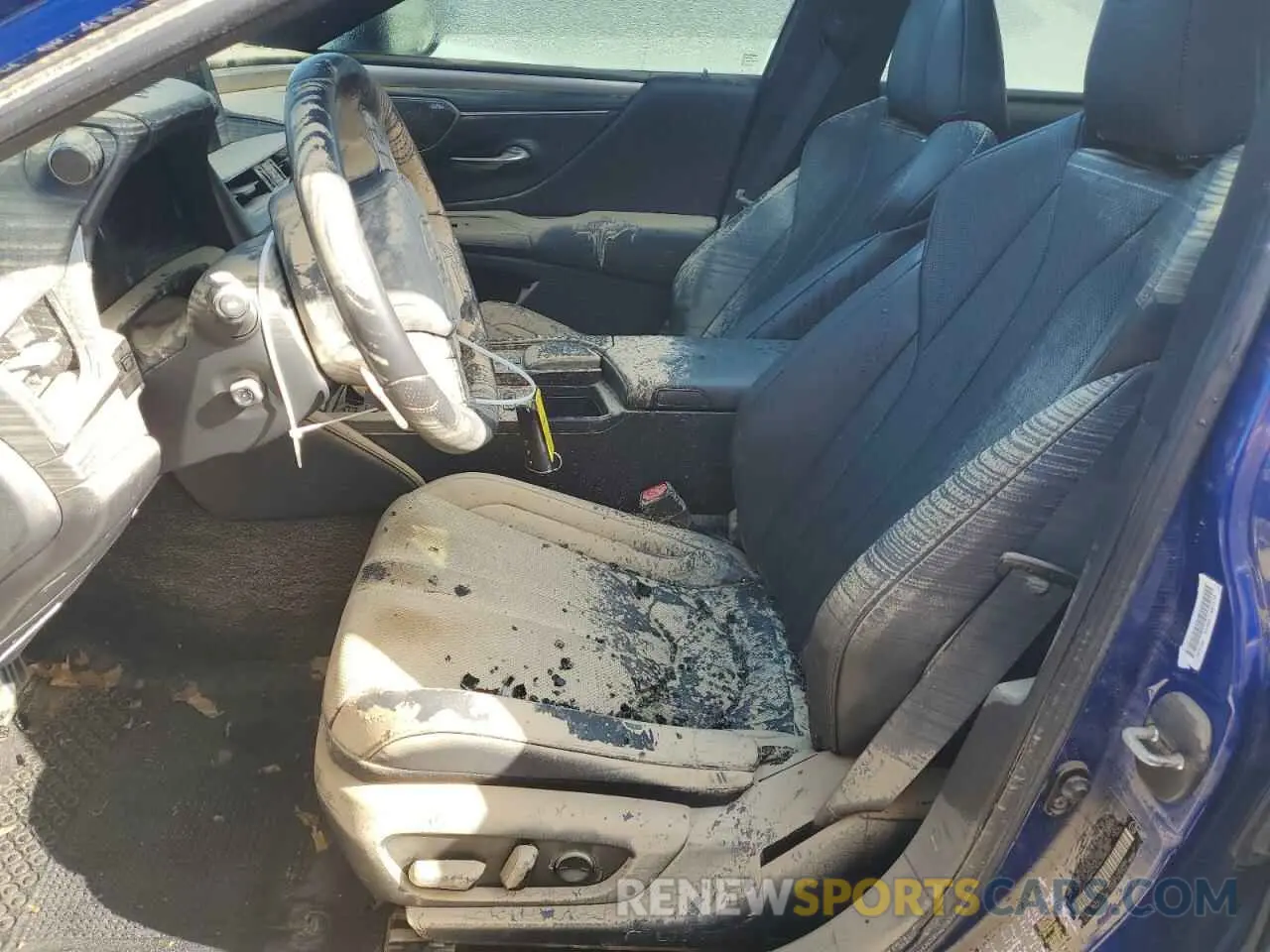 7 Фотография поврежденного автомобиля 58AGZ1B14LU080906 LEXUS ES 350 F S 2020