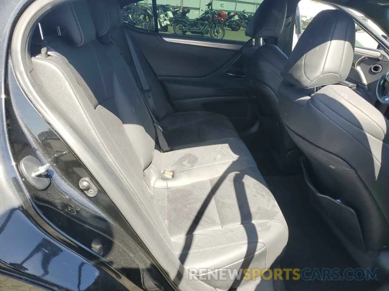 10 Photograph of a damaged car 58AGZ1B16LU080759 LEXUS ES 350 F S 2020