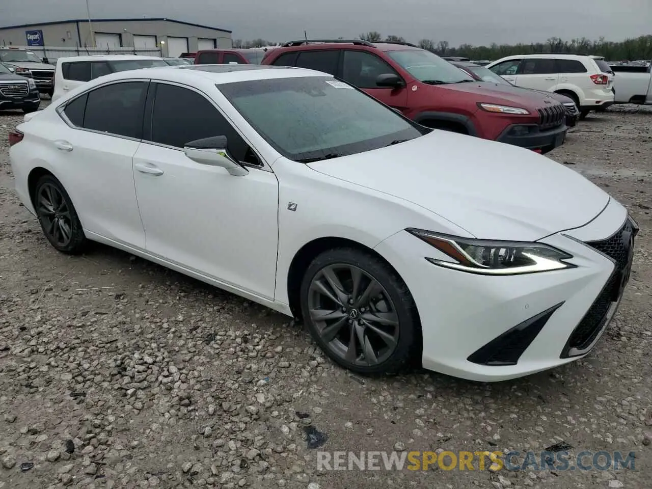4 Photograph of a damaged car 58AGZ1B17LU064182 LEXUS ES 350 F S 2020