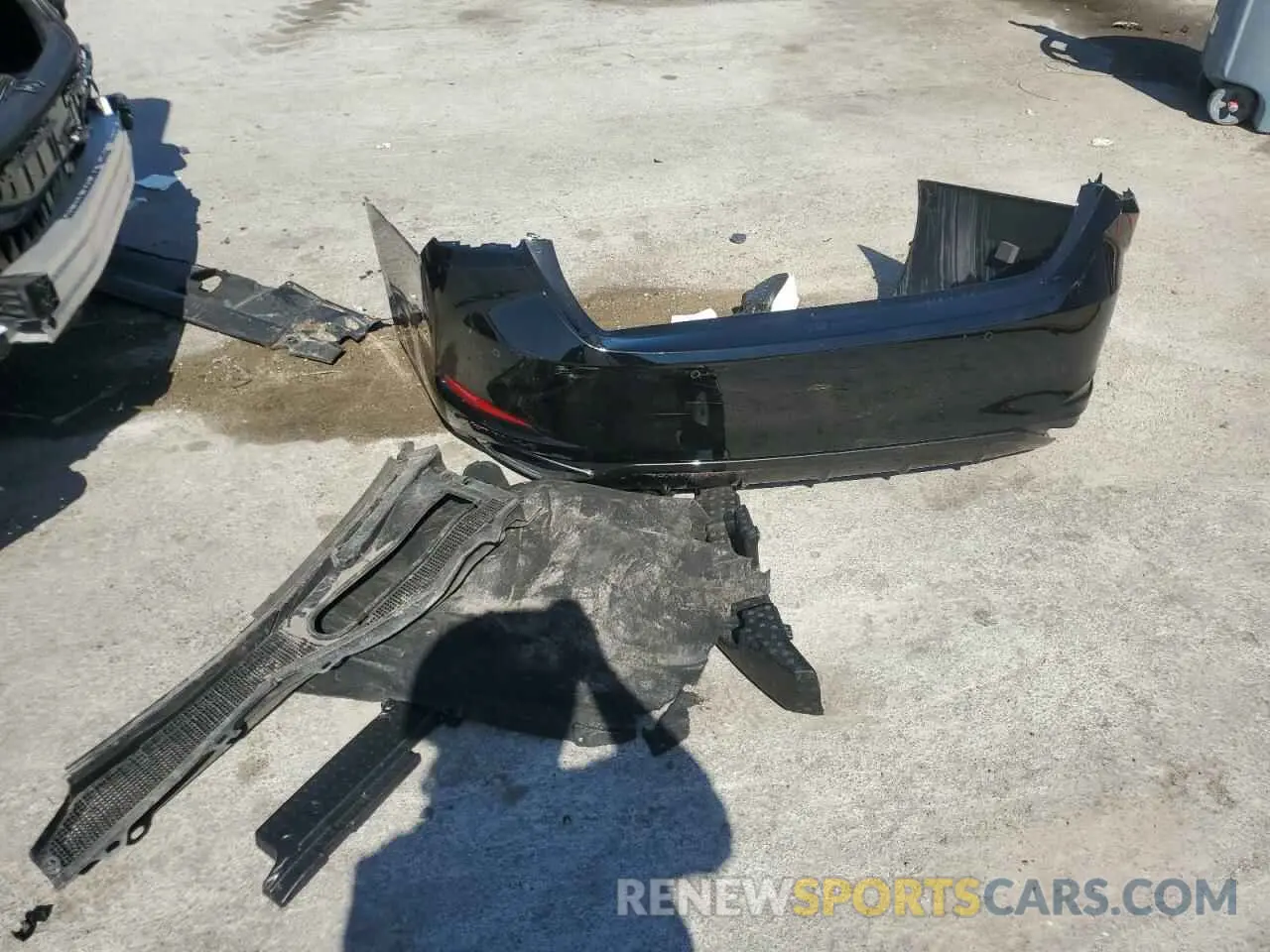 14 Photograph of a damaged car 58AJZ1B19RU175783 LEXUS ES 350 F S 2024