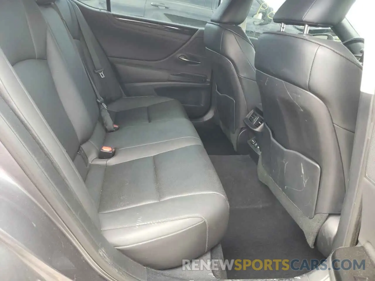 6 Photograph of a damaged car 58AD11D18MU001472 LEXUS ES250 2021