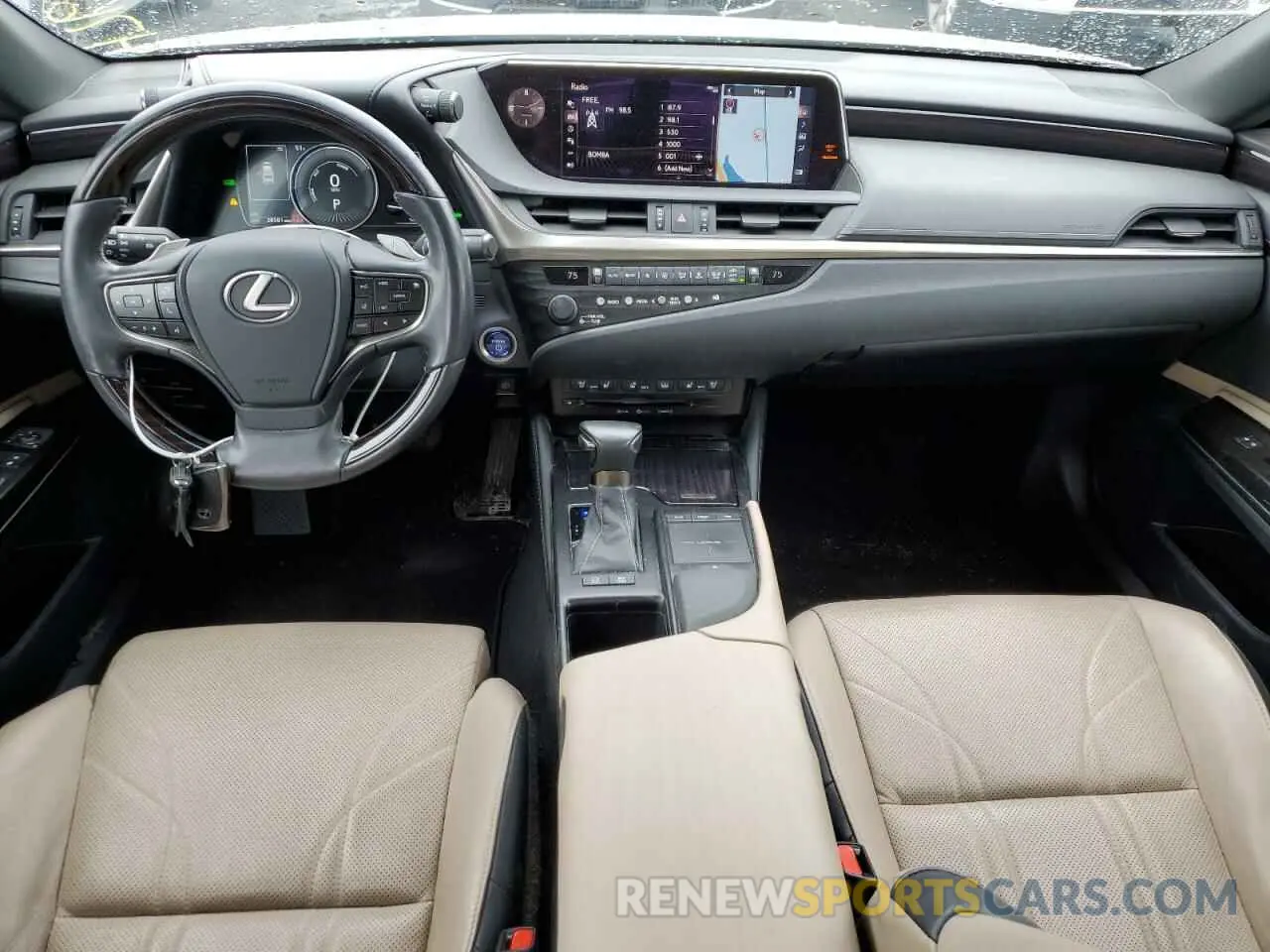 8 Photograph of a damaged car 58AB21B1XKU001218 LEXUS ES300 2019