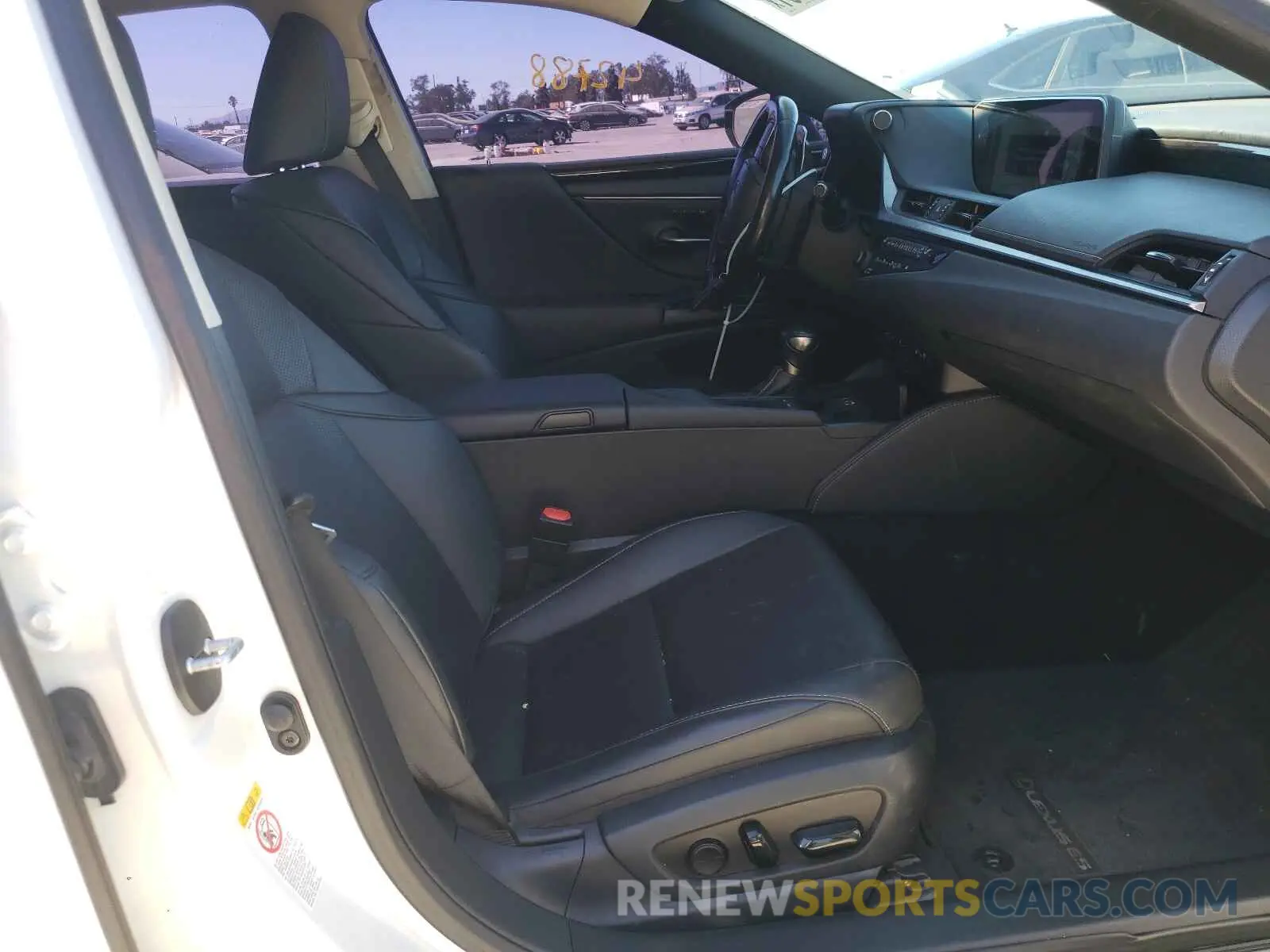 5 Photograph of a damaged car JTHB21B13K2005889 LEXUS ES300 2019