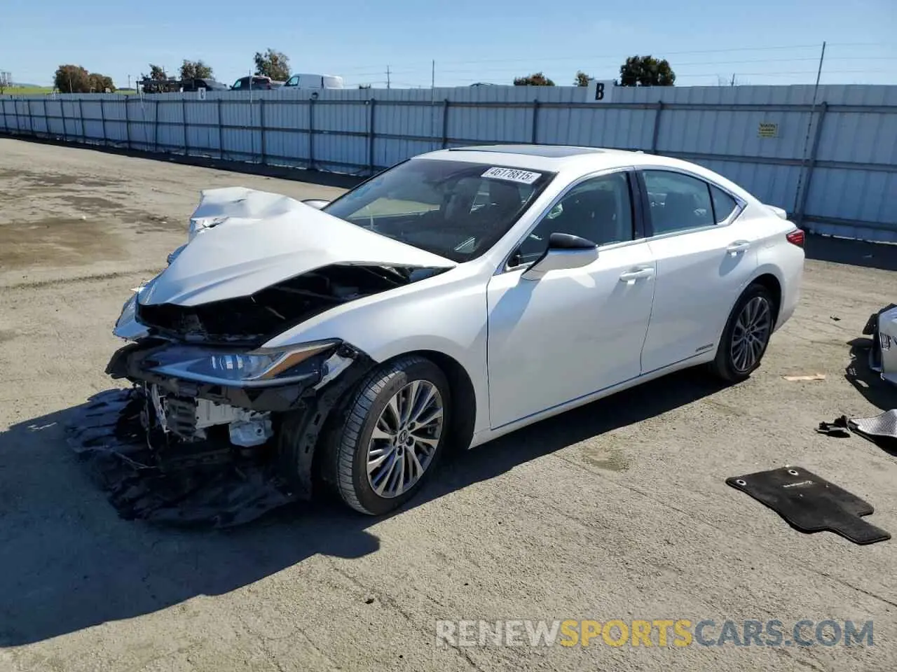 1 Photograph of a damaged car JTHB21B17K2024414 LEXUS ES300 2019
