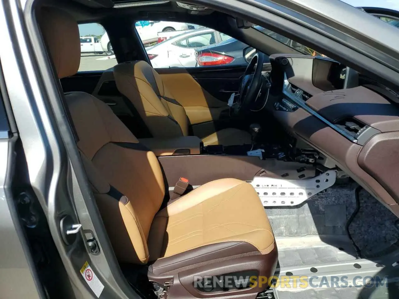 5 Photograph of a damaged car JTHB21B1XK2031082 LEXUS ES300 2019