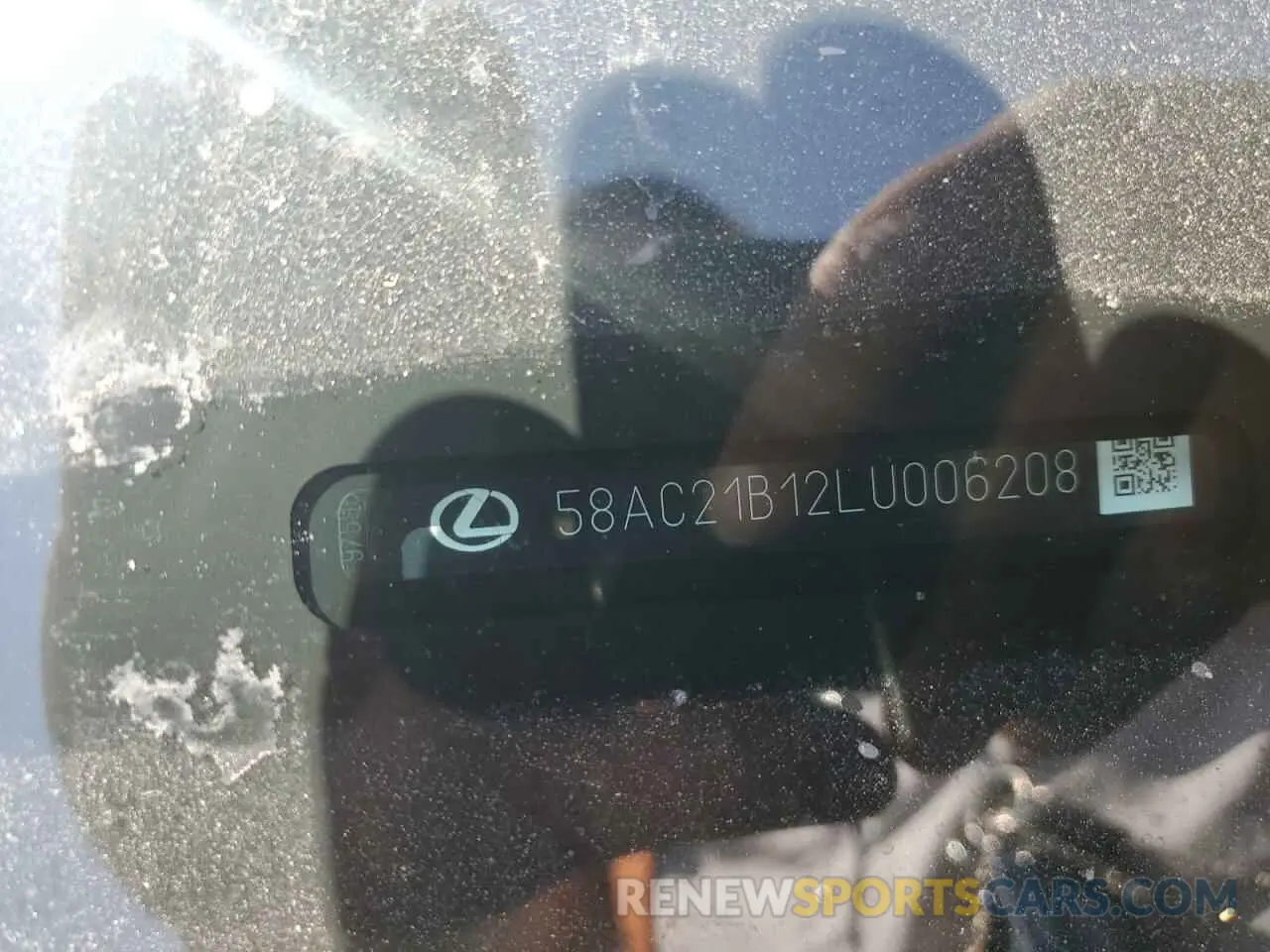 12 Photograph of a damaged car 58AC21B12LU006208 LEXUS ES300 2020