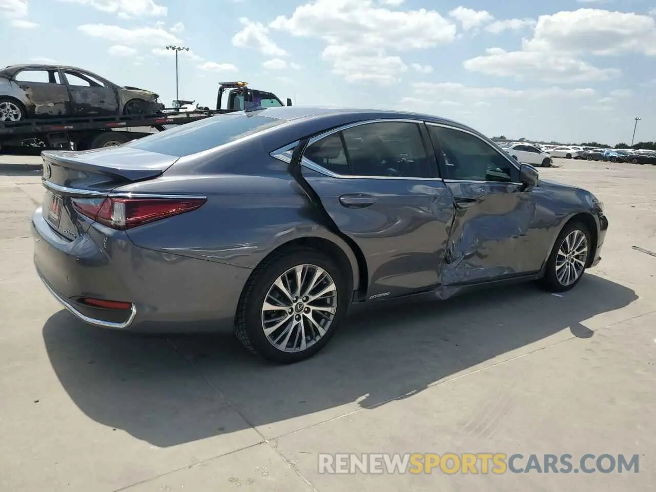 3 Фотография поврежденного автомобиля 58AD21B13LU005590 LEXUS ES300 2020