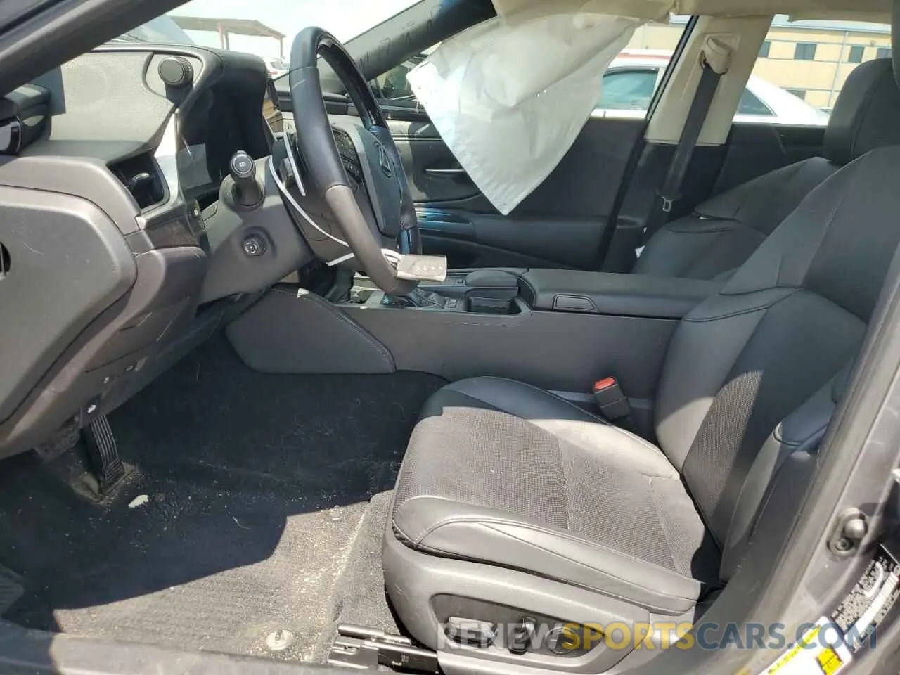 7 Фотография поврежденного автомобиля 58AD21B13LU005590 LEXUS ES300 2020