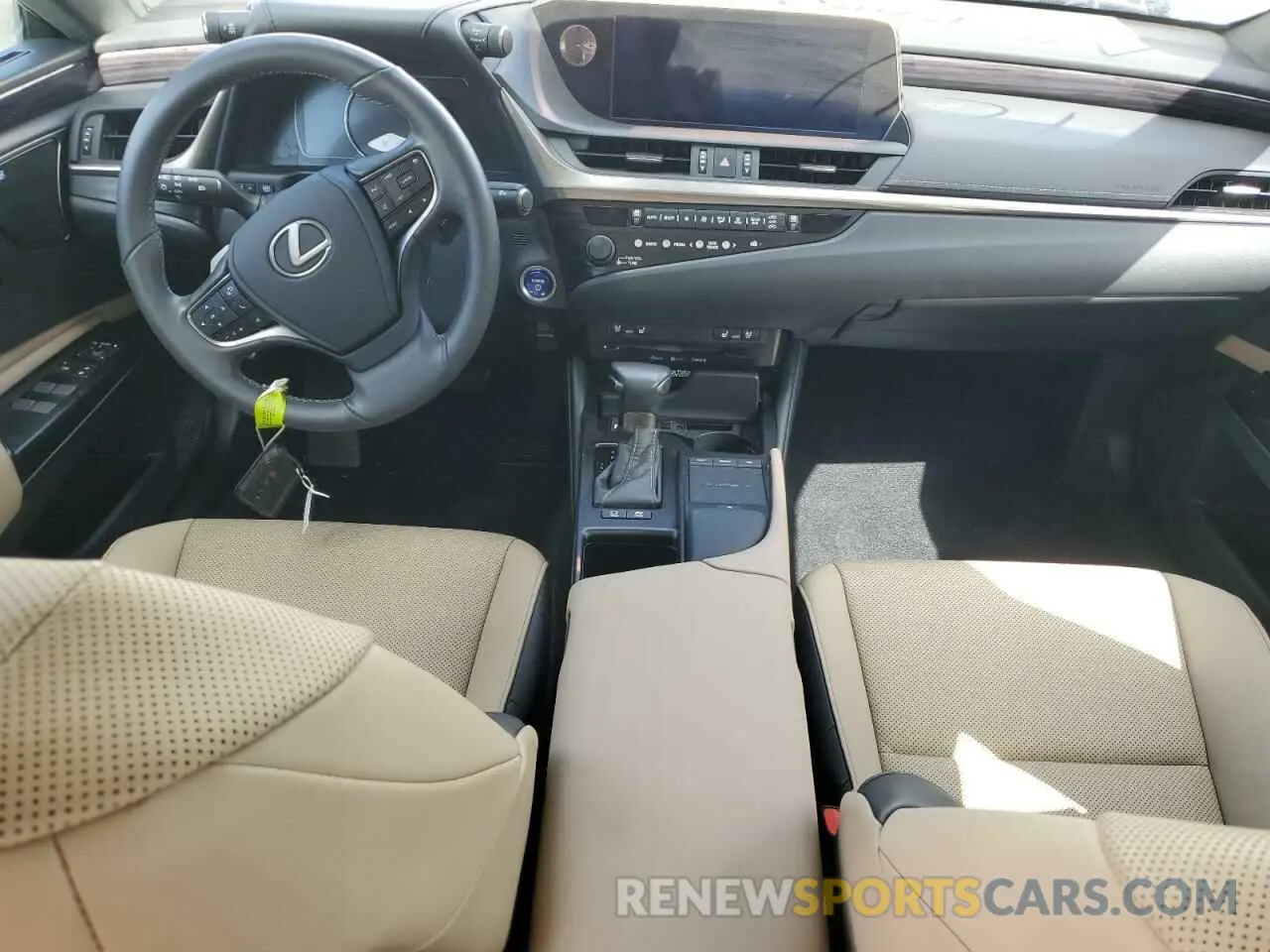 8 Photograph of a damaged car 58AD21B14LU007610 LEXUS ES300 2020