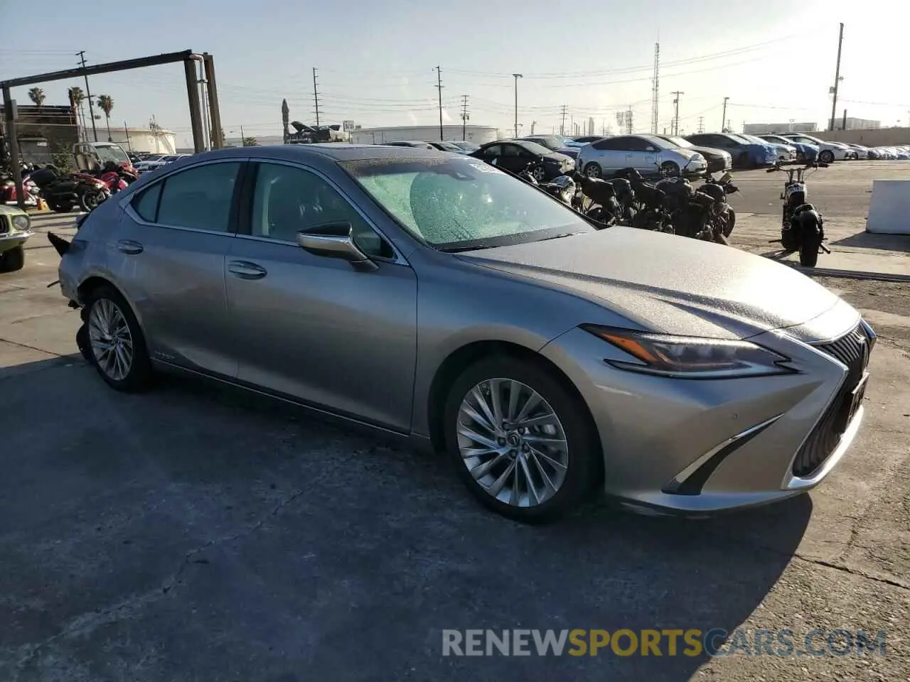 4 Photograph of a damaged car 58AE21B13LU012561 LEXUS ES300 2020