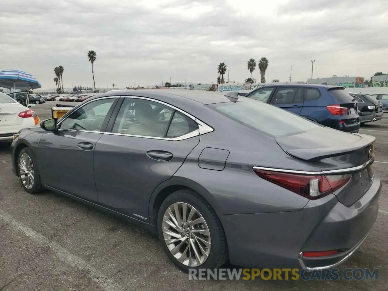 2 Photograph of a damaged car 58AE21B19LU012323 LEXUS ES300 2020