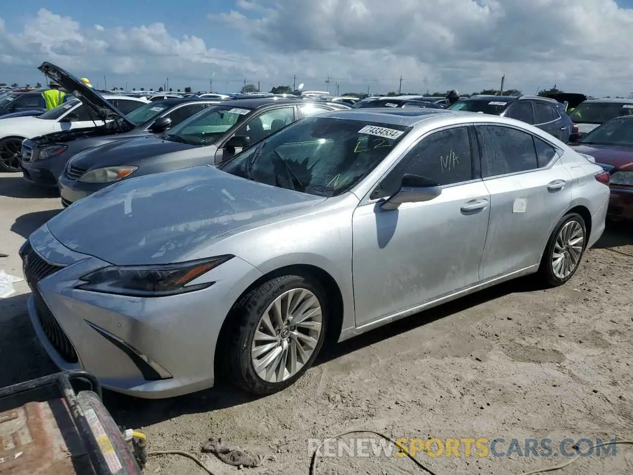 1 Photograph of a damaged car 58AF21B13LU009681 LEXUS ES300 2020