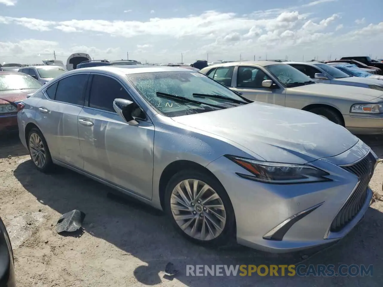 4 Photograph of a damaged car 58AF21B13LU009681 LEXUS ES300 2020