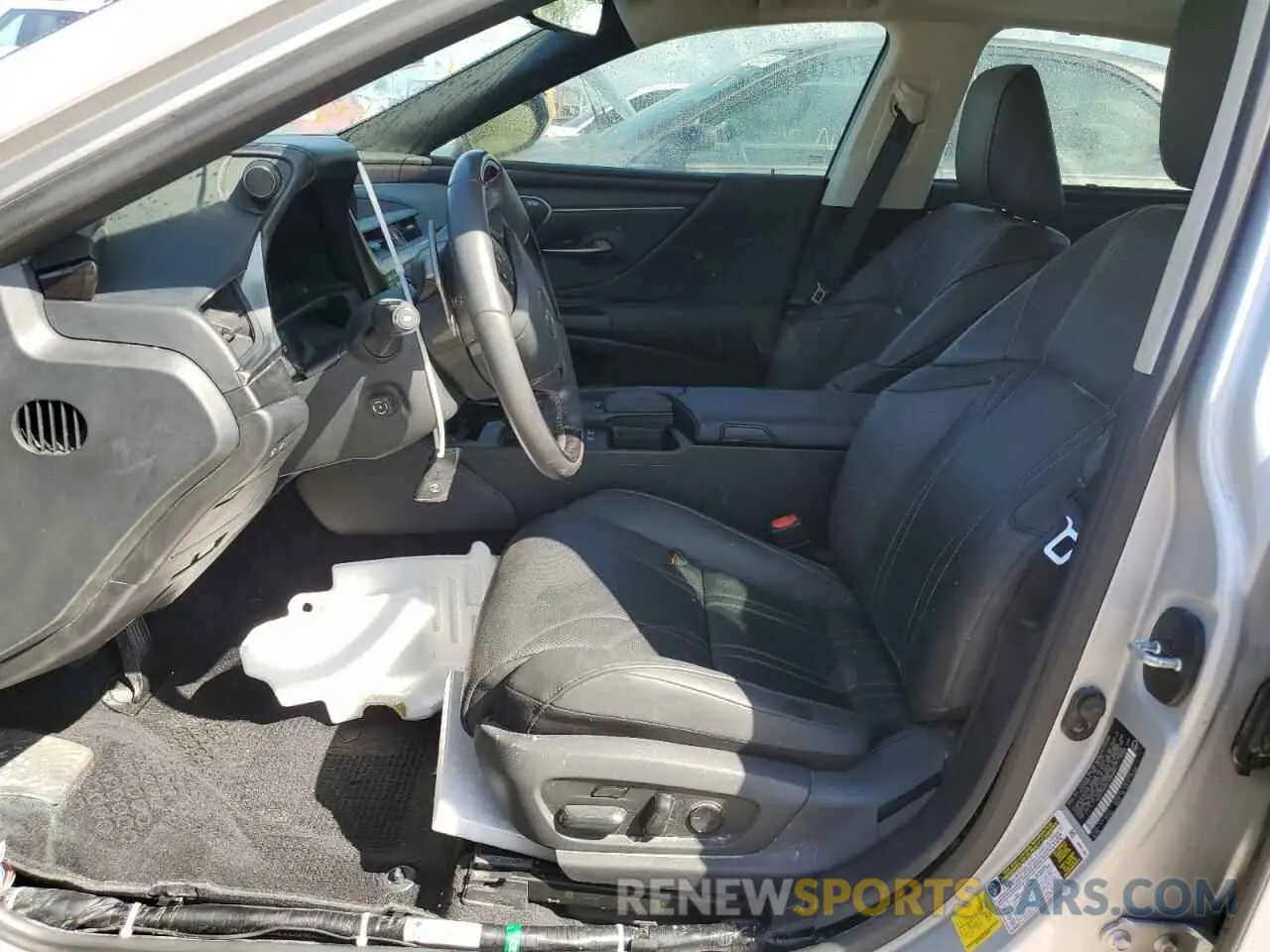 7 Photograph of a damaged car 58AF21B13LU009681 LEXUS ES300 2020