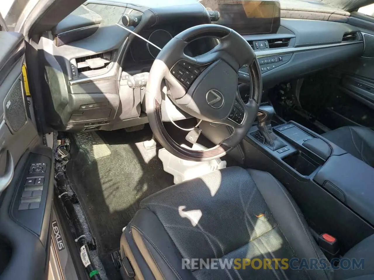 8 Photograph of a damaged car 58AF21B13LU009681 LEXUS ES300 2020